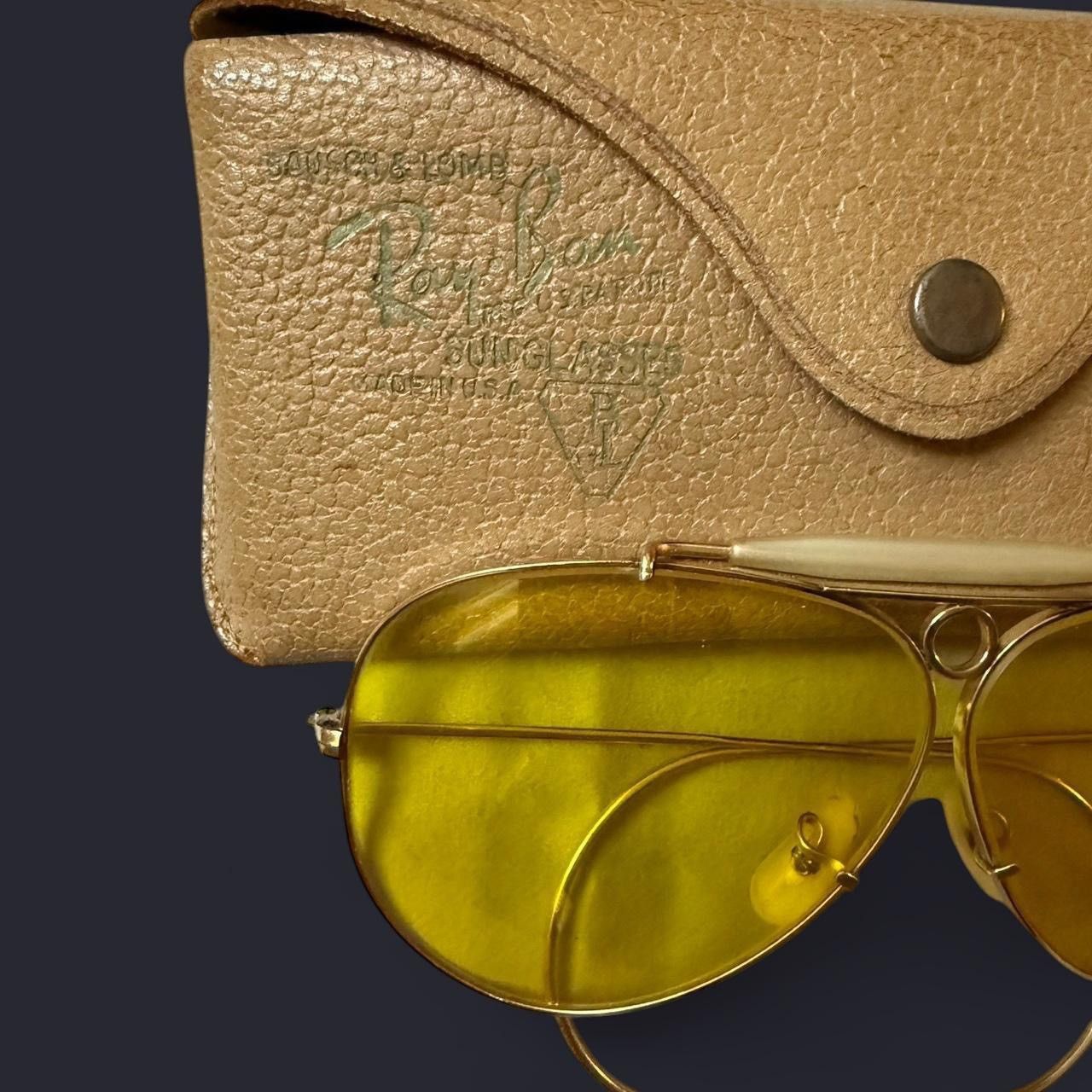 RayBan 1960's VINTAGE BAUSCH & LOMB RAY-BAN AMBERMATIC SUNGLASSES Size ONE SIZE - 3 Thumbnail
