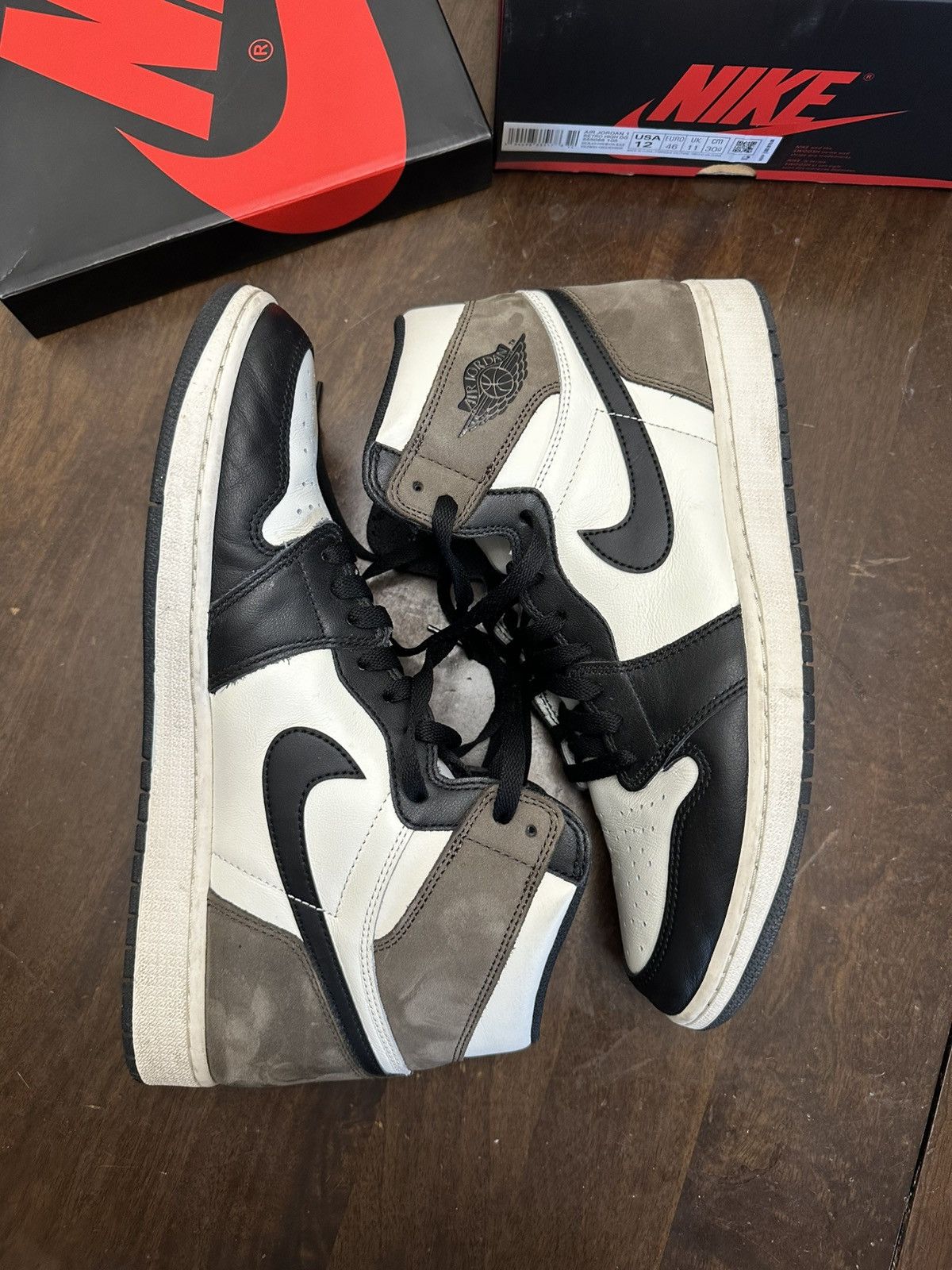 Nike Jordan 1 Dark Mocha High Size US 12 / EU 45 - 2 Thumbnail