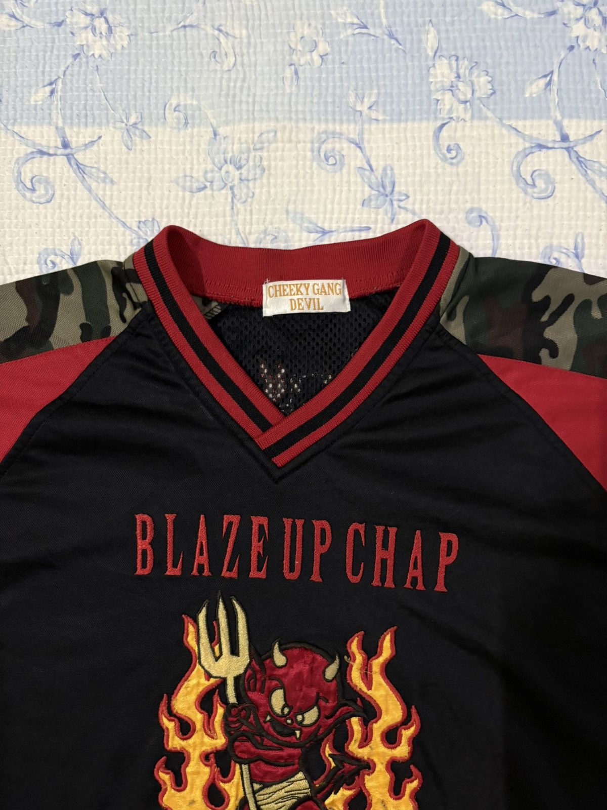 Vintage Blaze up Chap Shirt V Collar Shirt Embroidery Devil Size US L / EU 52-54 / 3 - 6 Thumbnail