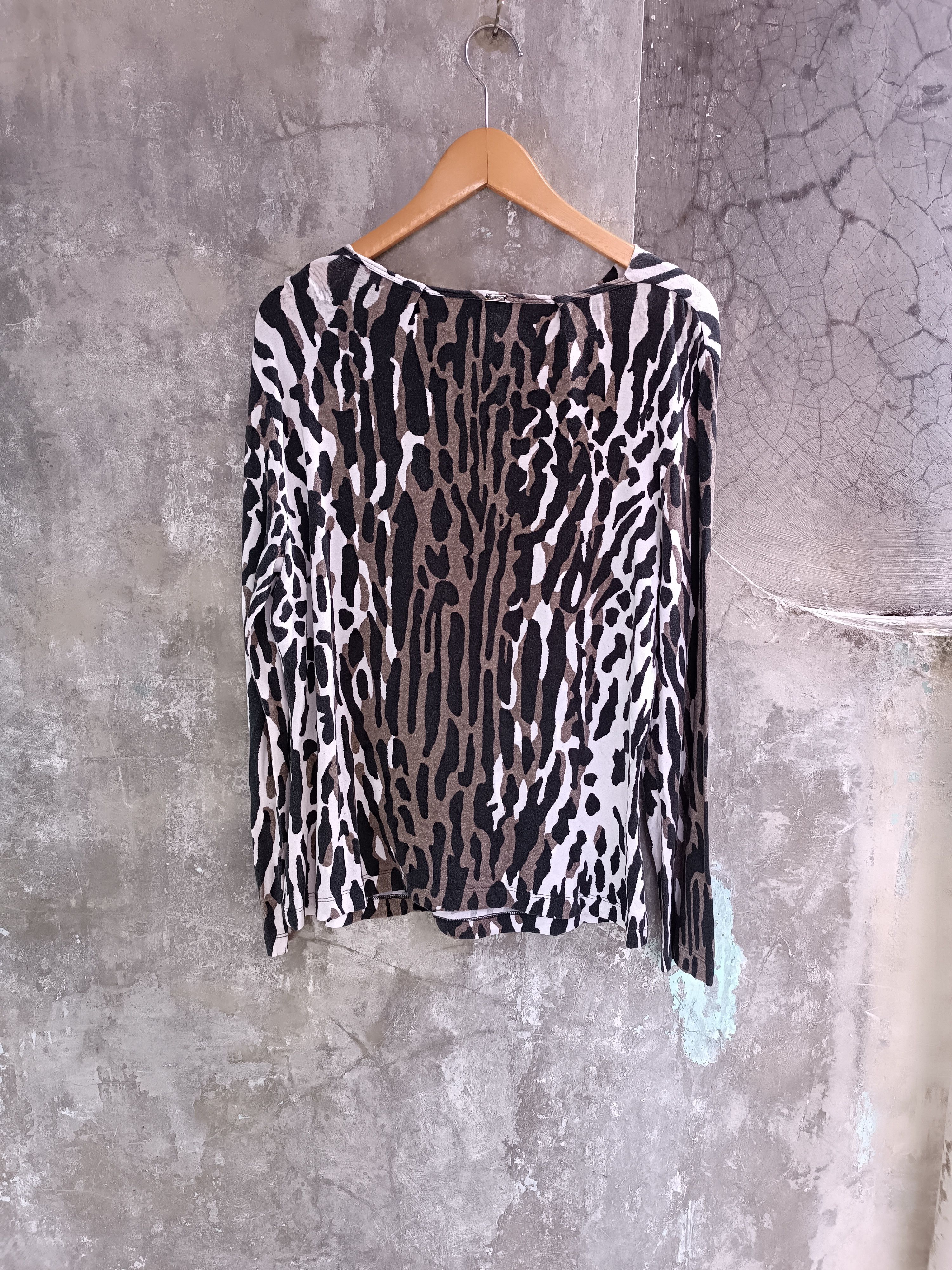 St. Johns Bay × Vintage ST. JOHN ANIMAL PRINT BATEAU NECKLINE BLOUSE Size L / US 10 / IT 46 - 2 Thumbnail