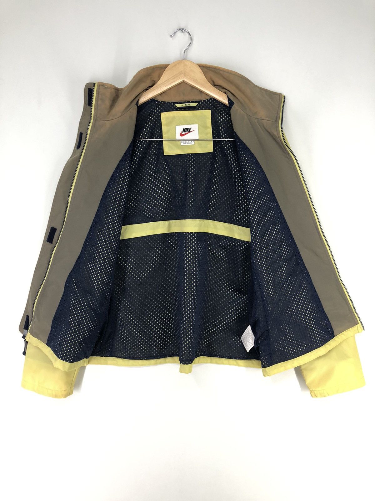 Nike Vintage 90s Nike Windbreaker Faded Jacket Size US M / EU 48-50 / 2 - 3 Thumbnail