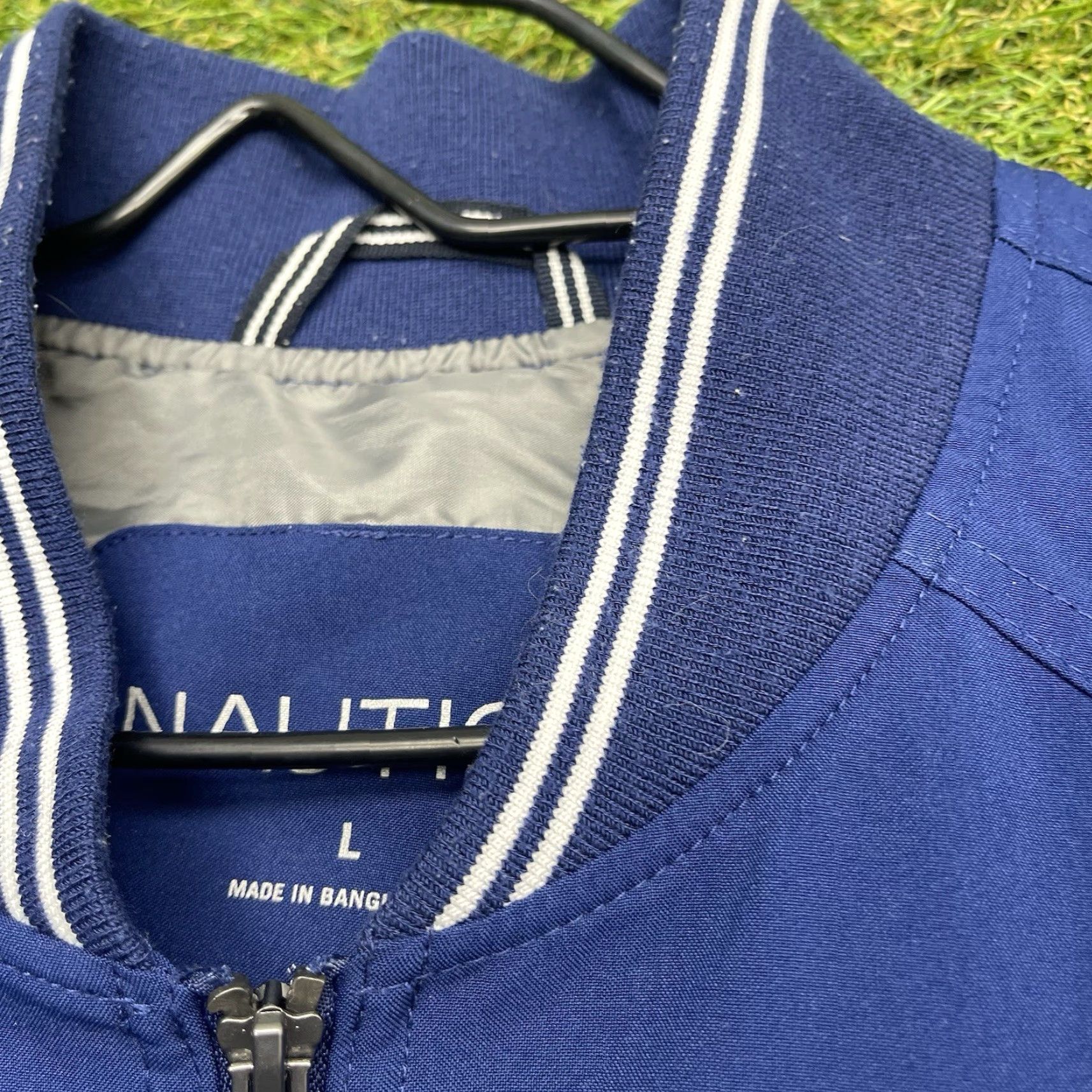 Nautica VINTAGE NAUTICA Windbreaker Jacket Mens L Blue Waterproof Hooded Wind Resistant Outdoor Hiking Weather Size US L / EU 52-54 / 3 - 7 Thumbnail