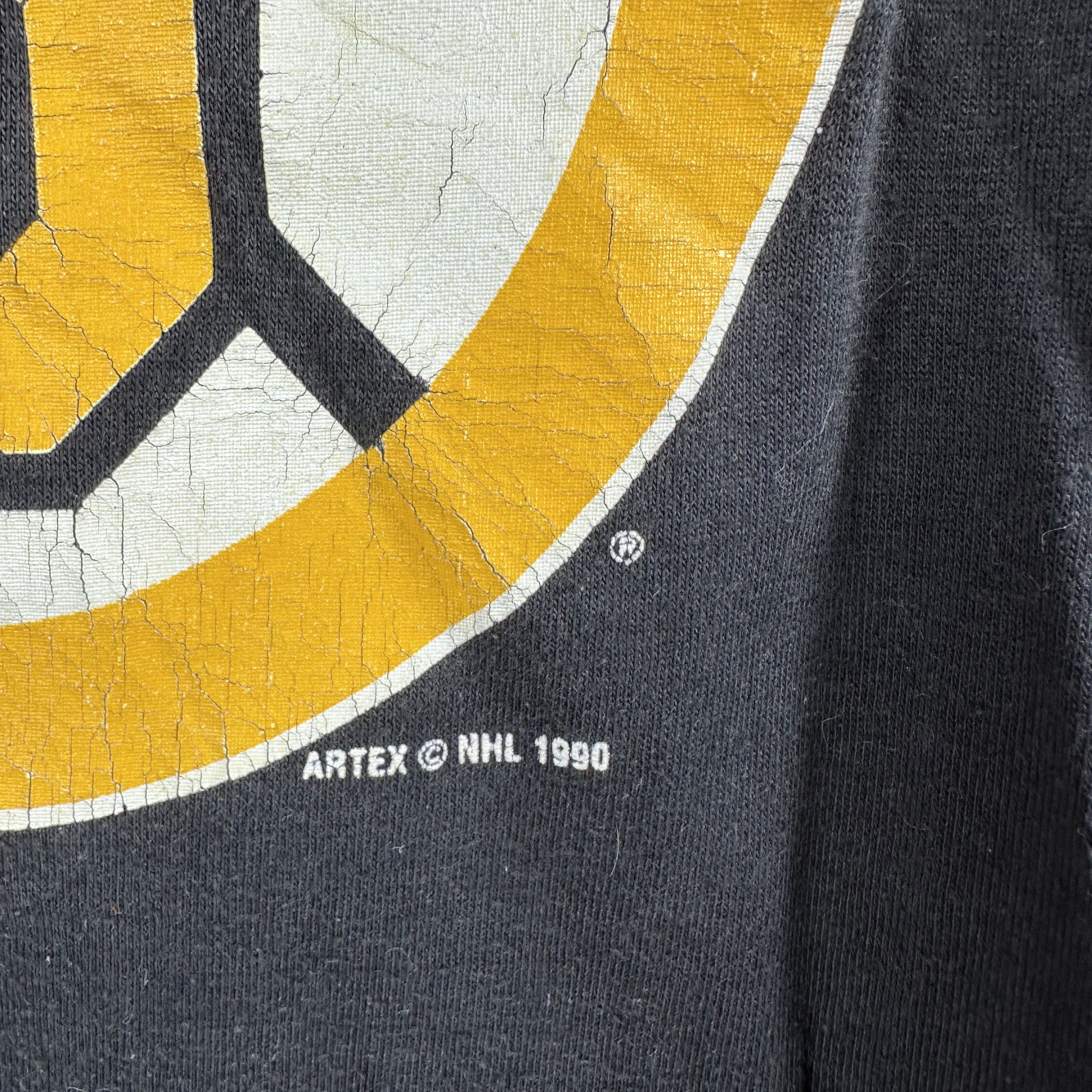 Vintage Vintage 1990 Boston Bruins Hockey Logo NHL T-Shirt Size US XL / EU 56 / 4 - 4 Thumbnail