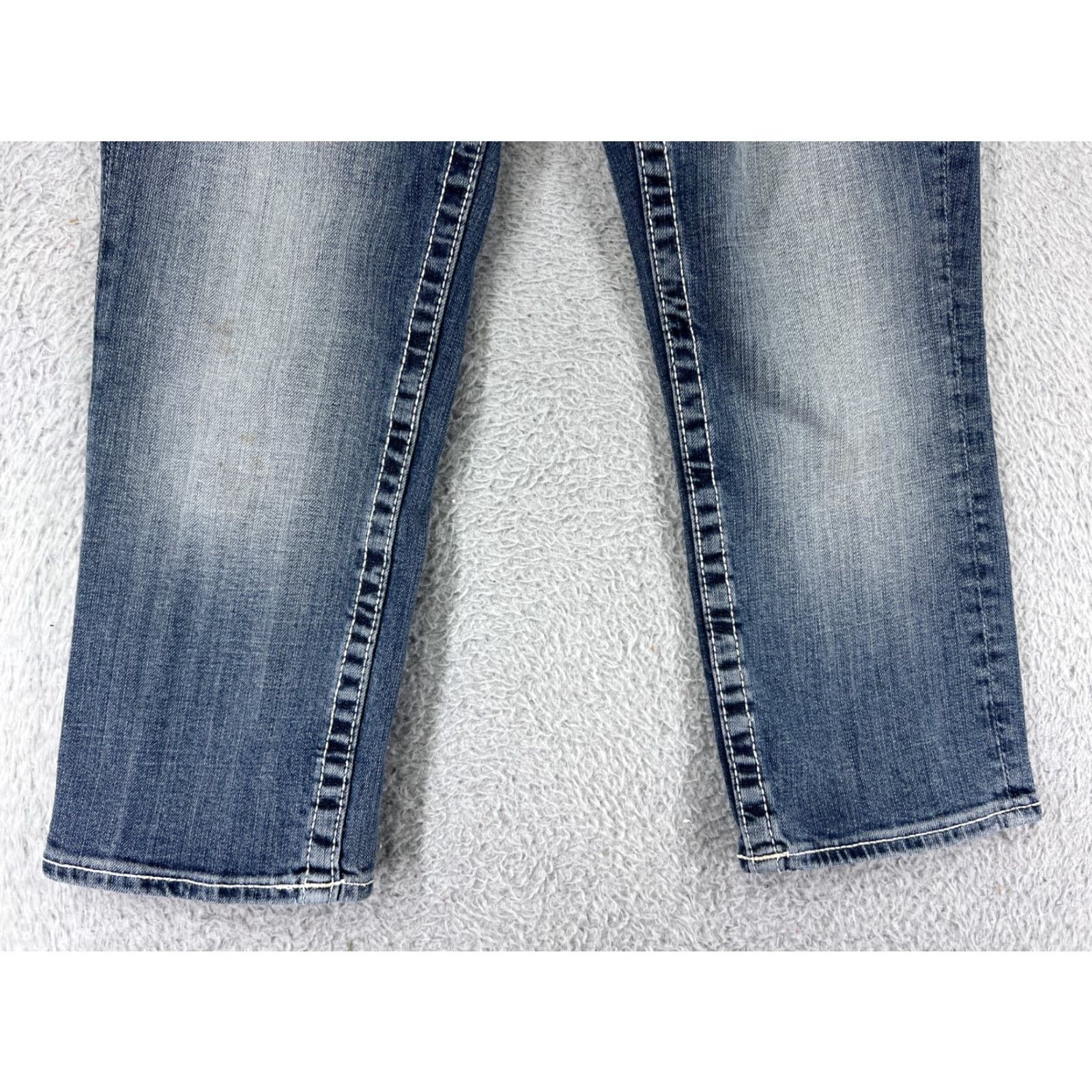 Vintage VIGOSS Womens Capri Pants 3 Blue Denim Low Rise Embroidered Rhinestone Stretch Casual Classic Size 26" / US 2 / IT 38 - 6 Thumbnail