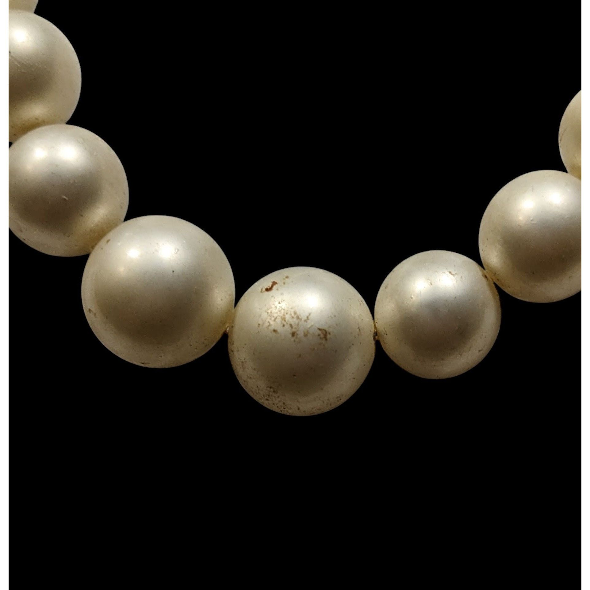Other Vintage Faux Pearl Necklace With Graduated Beads Size ONE SIZE - 3 Thumbnail