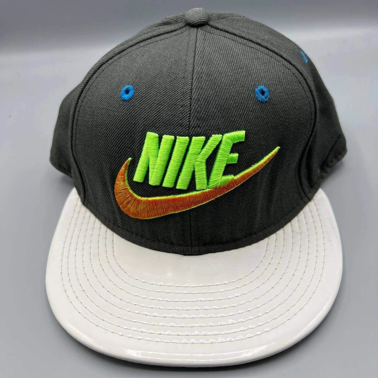 Nike Nike True Hat Men Black White Embroidered Snap Back Cap Size ONE SIZE - 1 Thumbnail
