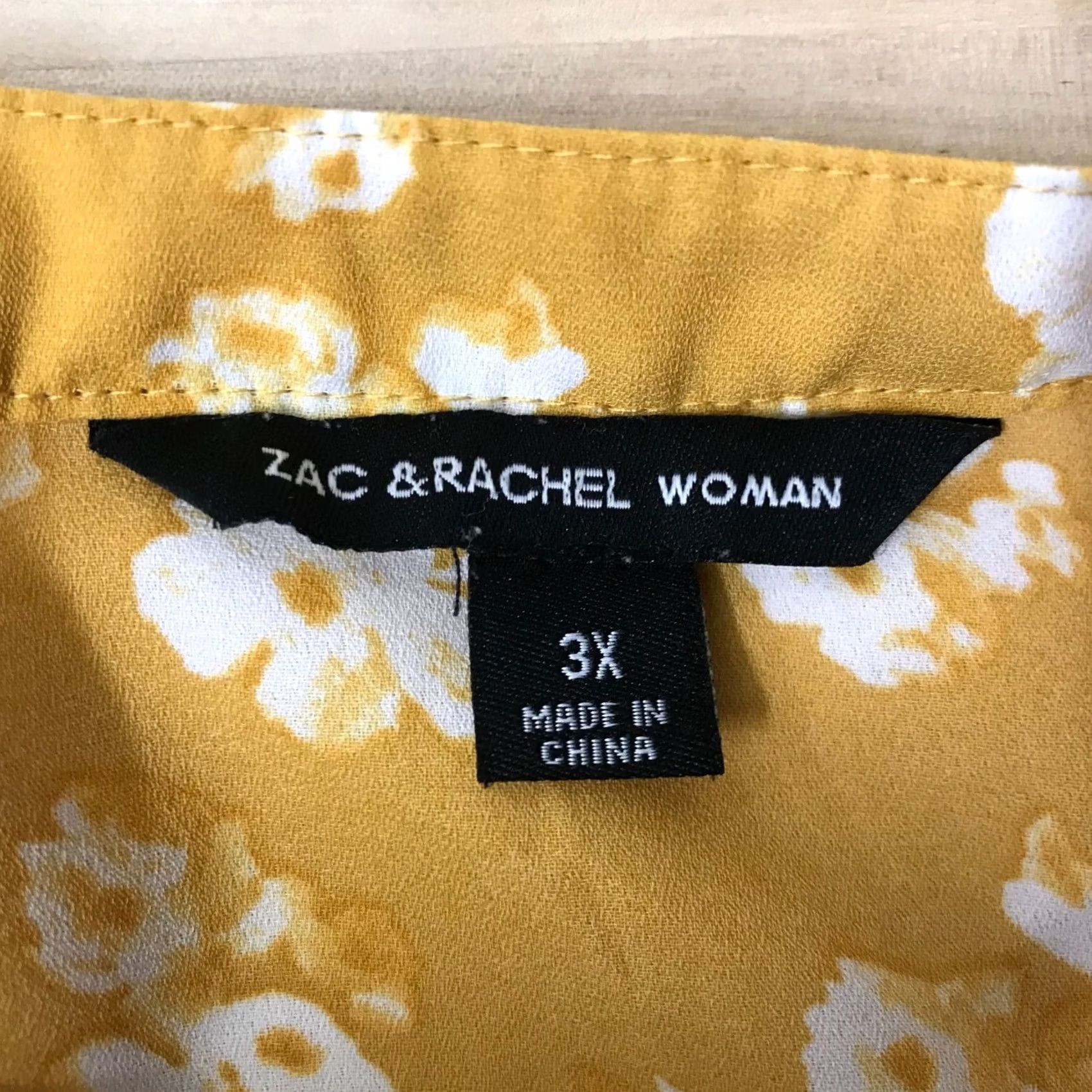 Vintage ZAC & RACHEL BLOUSE Women's 3X Long Sleeve V-Neck Mustard Floral Polyester Top Size XXL / US 16-18 / IT 52-54 - 7 Thumbnail