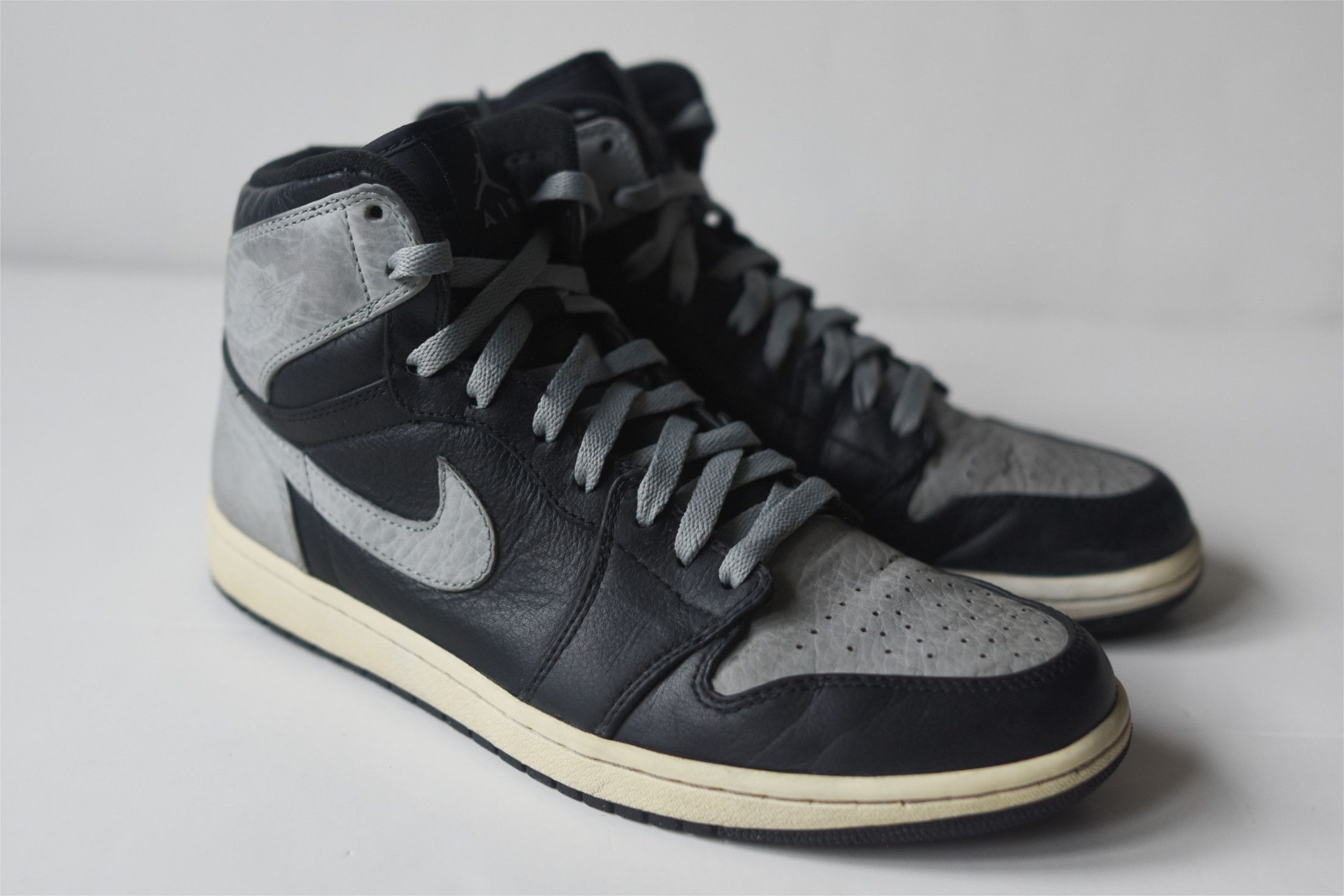 Jordan Brand Air Jordan 1 Retro High "Shadow" 2009 - 10us / 44eu Size US 10 / EU 43 - 3 Thumbnail