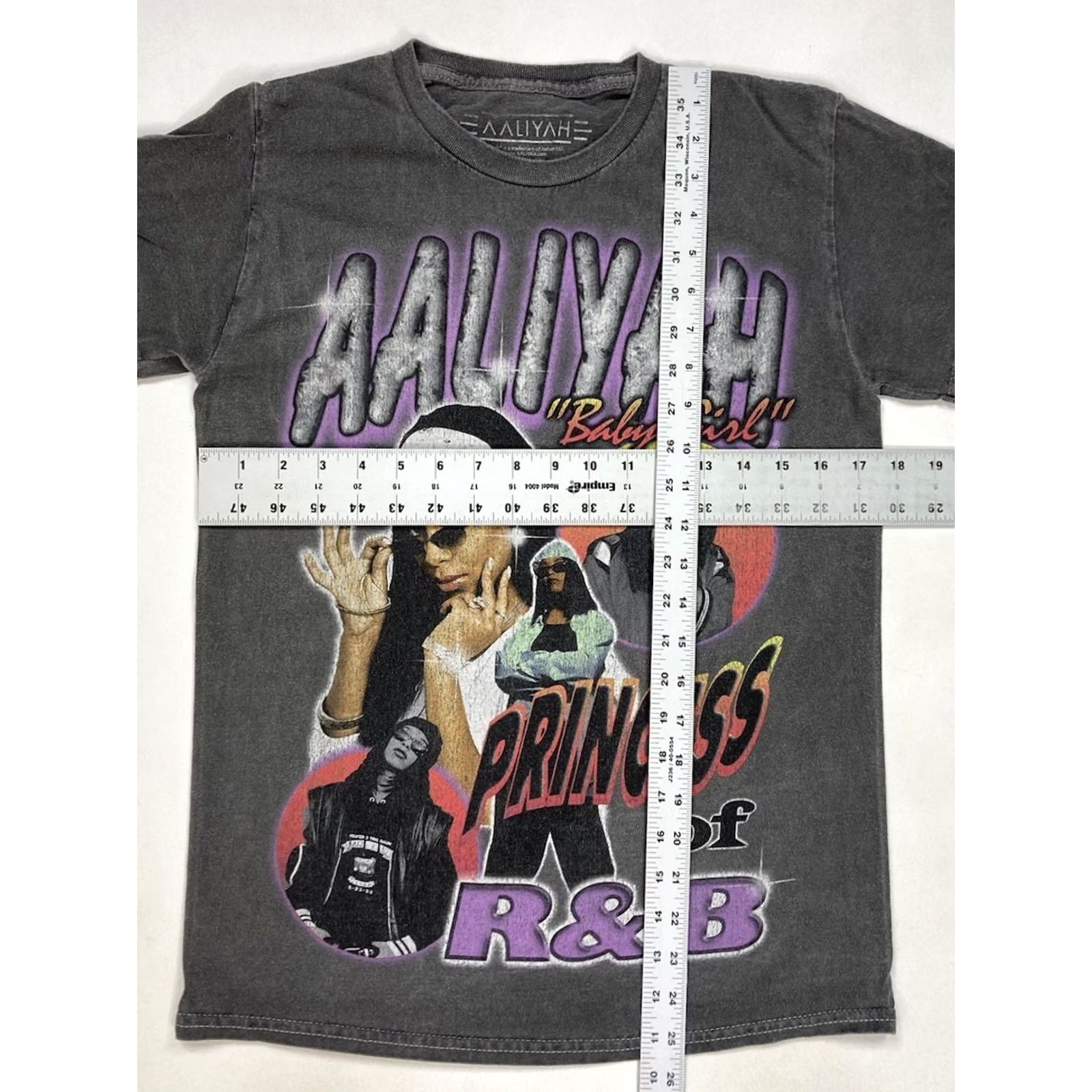 Ripple Junction Aaliyah Princess Of R&B Graphic T-shirt Women Small Gray Short Sleeve Music Shirt Size S / US 4 / IT 40 - 6 Thumbnail