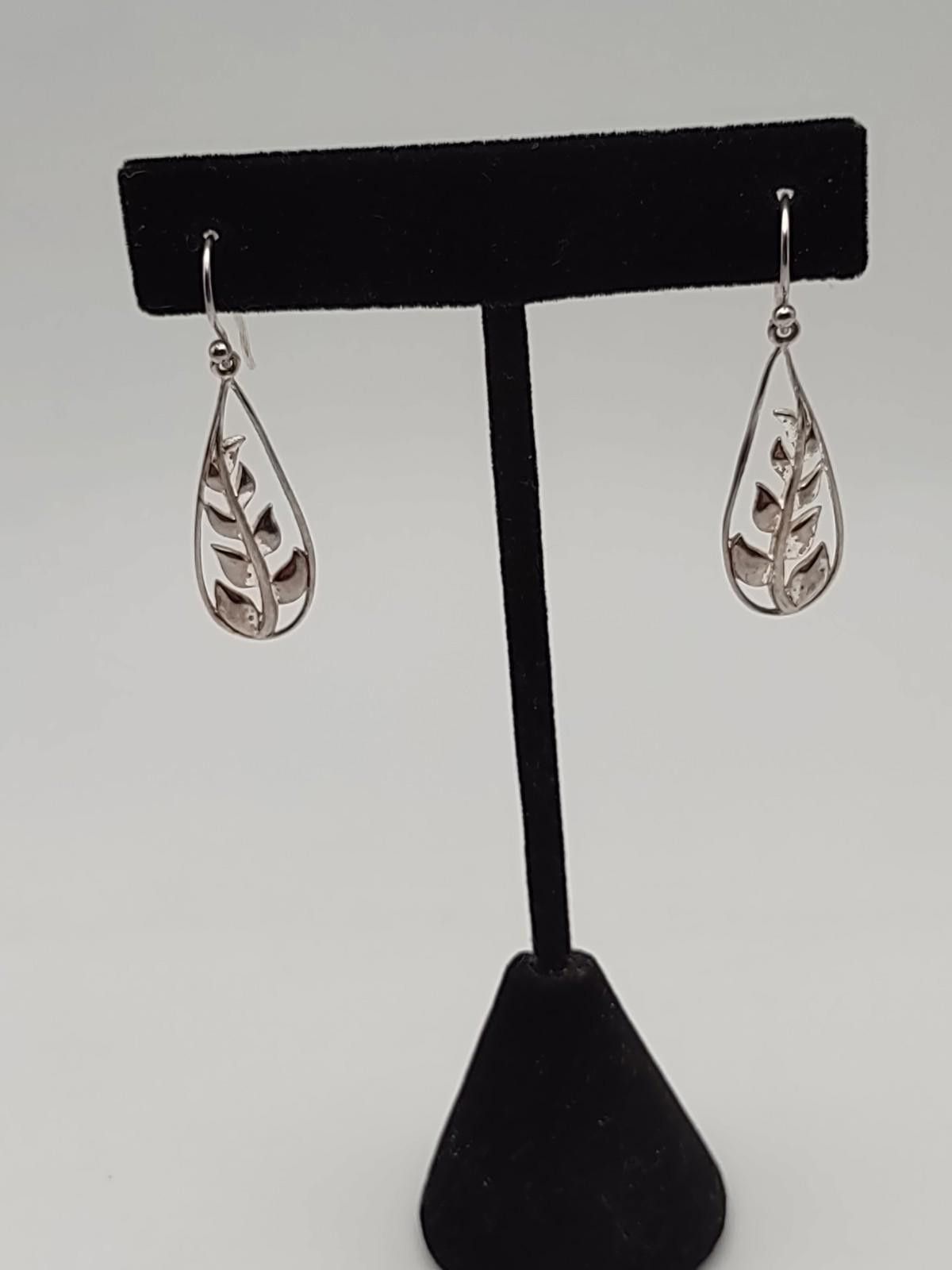 Other VdeB Sterling Silver Leaf Teardrop Dangle Earrings Size ONE SIZE - 1 Thumbnail