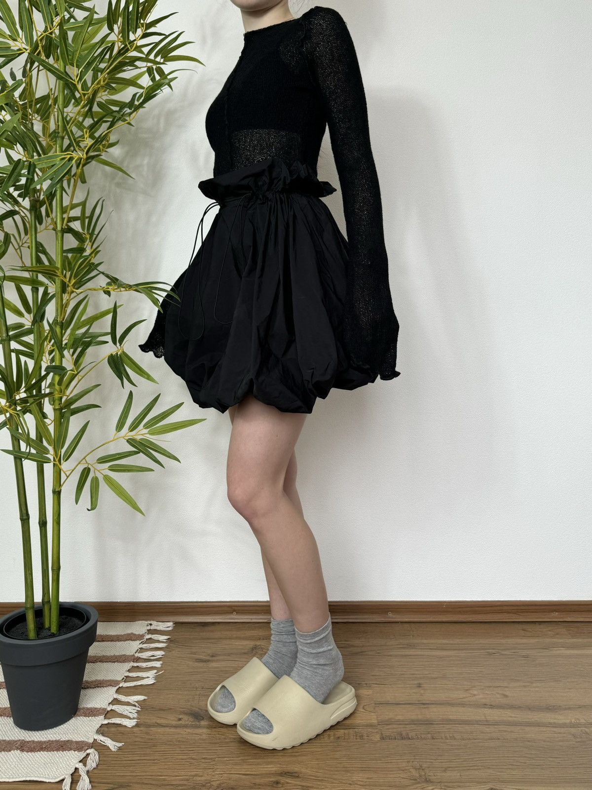 Vintage GORPCORE AVANT GARDE NYLON Y2K BLOWN HYLON MINI SKIRT Size 28" / US 6 / IT 42 - 1 Thumbnail