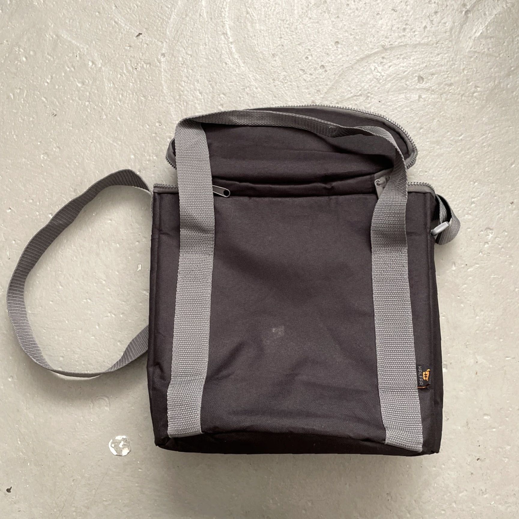 J Brand GORE-TEX Halfar Insulated Lunch Food Cooler Bag Travel Container Shoulder Bag Unisex Adults Black Water Resistant 1 Size Size ONE SIZE - 6 Thumbnail