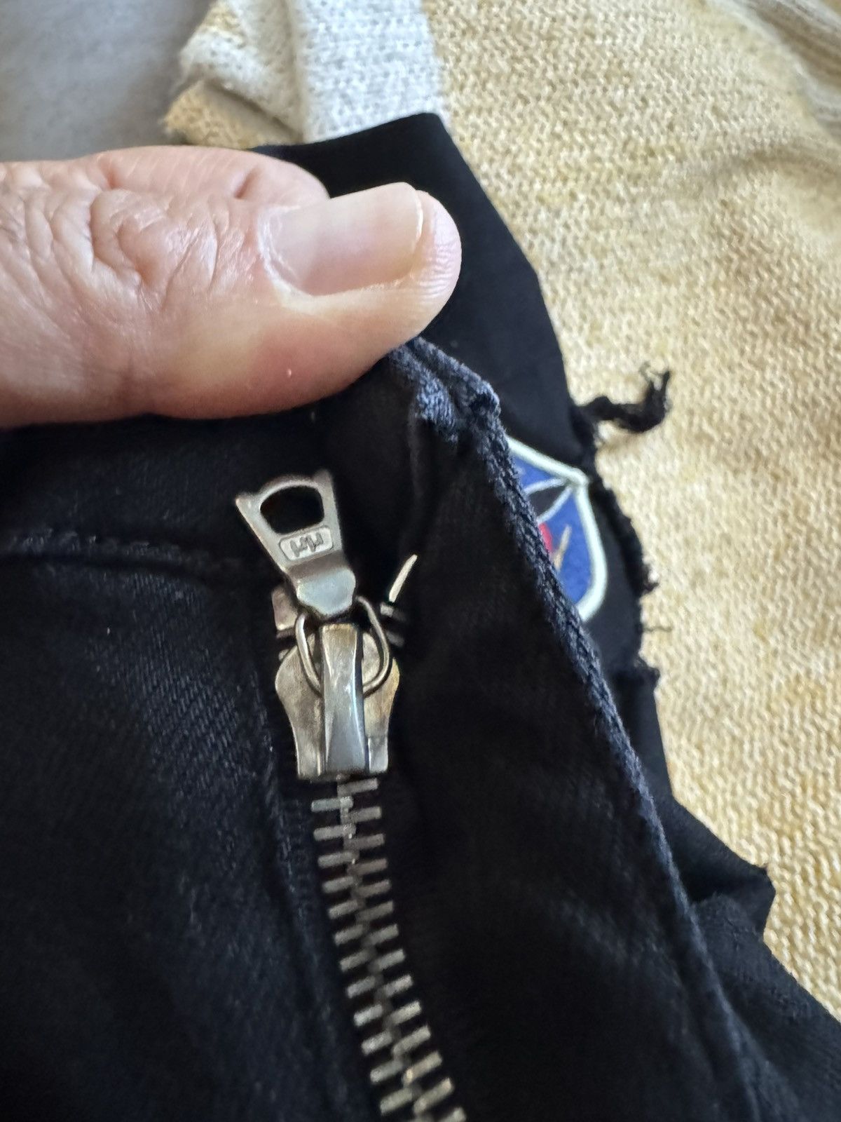 Amiri AMIRI jeans STUDY real tape measurements shown in photos Size US 32 / EU 48 - 15 Thumbnail