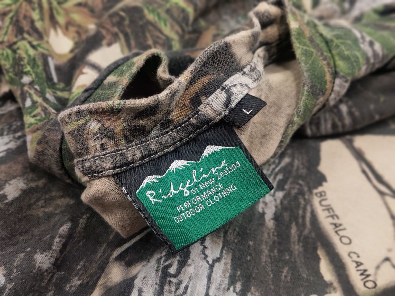 Realtree Vintage Buffalo camo Real Tree Light Long Sleeve Y2K Style Size US M / EU 48-50 / 2 - 13 Thumbnail
