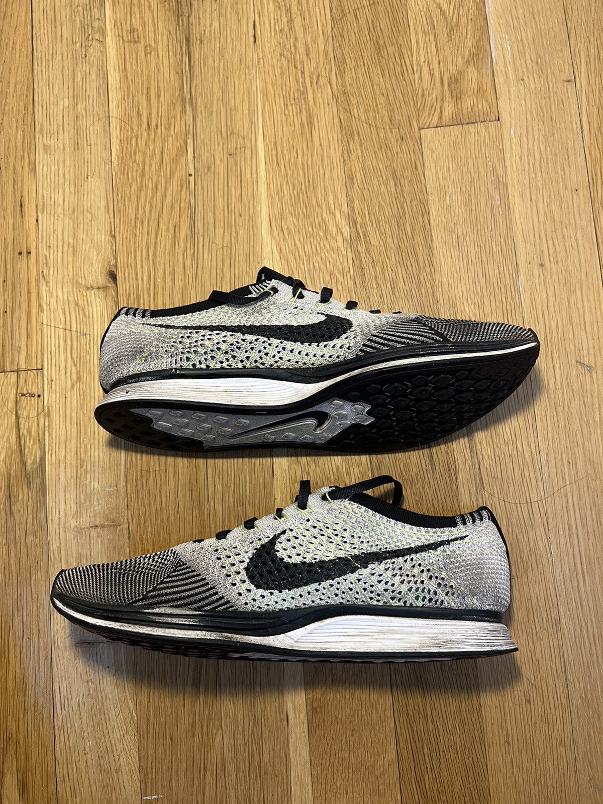 Nike Nike Flyknit Racer Size US 8.5 / EU 41-42 - 2 Thumbnail