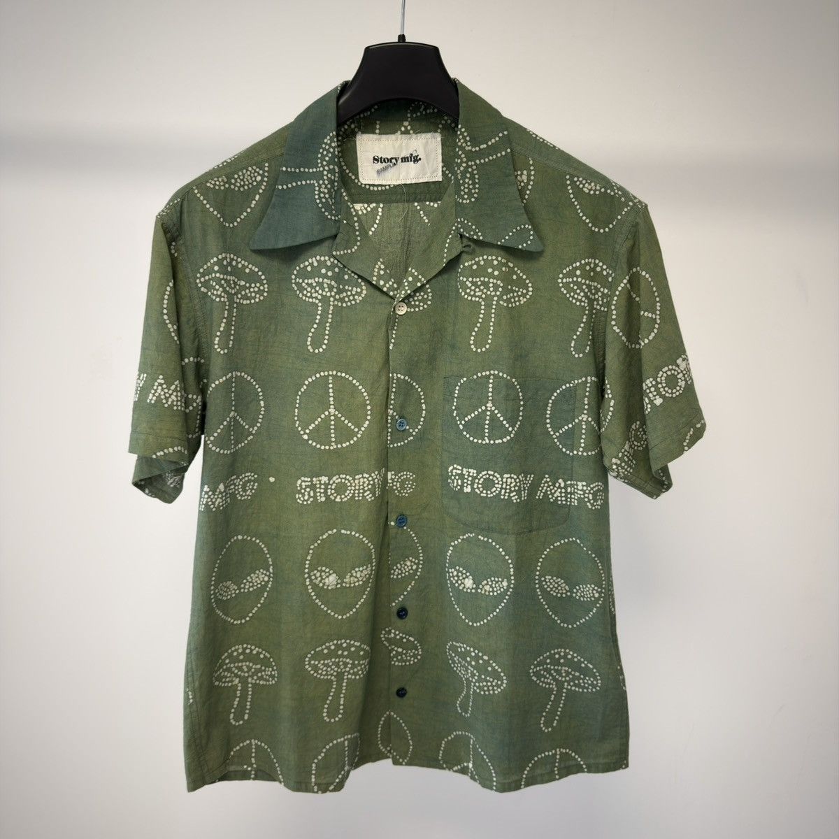 Story Mfg. Sample Alien + Peace Sign Print Shirt Size US M / EU 48-50 / 2 - 20 Thumbnail