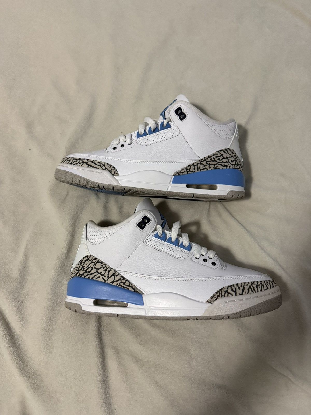 Jordan Brand Jordan 3 UNC Size US 9 / EU 42 - 2 Thumbnail