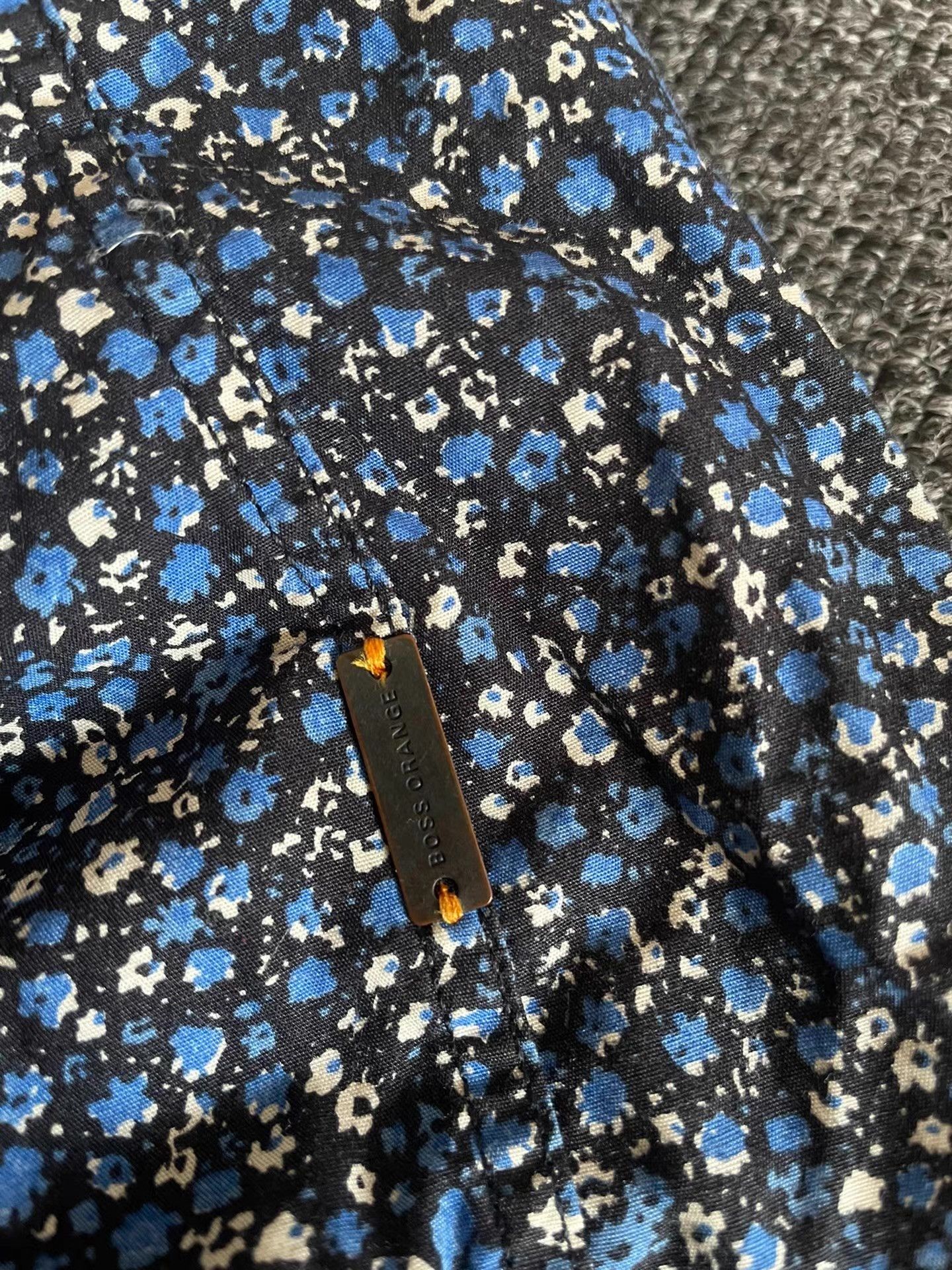 Hugo Boss Hugo Boss floral shirt. Q4 Size US L / EU 52-54 / 3 - 6 Thumbnail