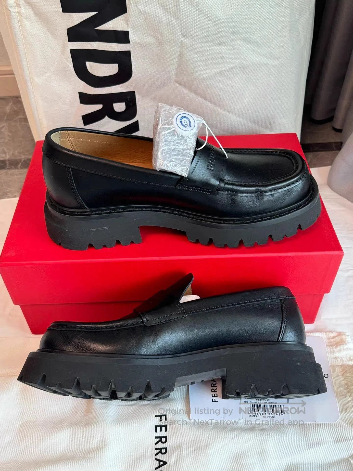 Salvatore Ferragamo Black Leather Slip. Size US 7 / EU 40 - 5 Thumbnail