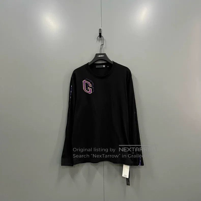 Givenchy Givenchy Black letter print long-sleeve Size US XL / EU 56 / 4 - 1 Thumbnail