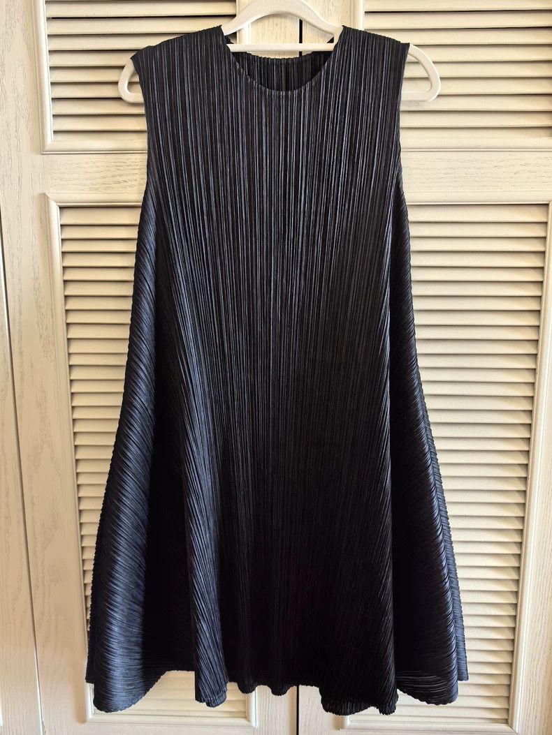 Issey Miyake Issey Miyake size:5 Black pleated dress Size S / US 4 / IT 40 - 1 Thumbnail