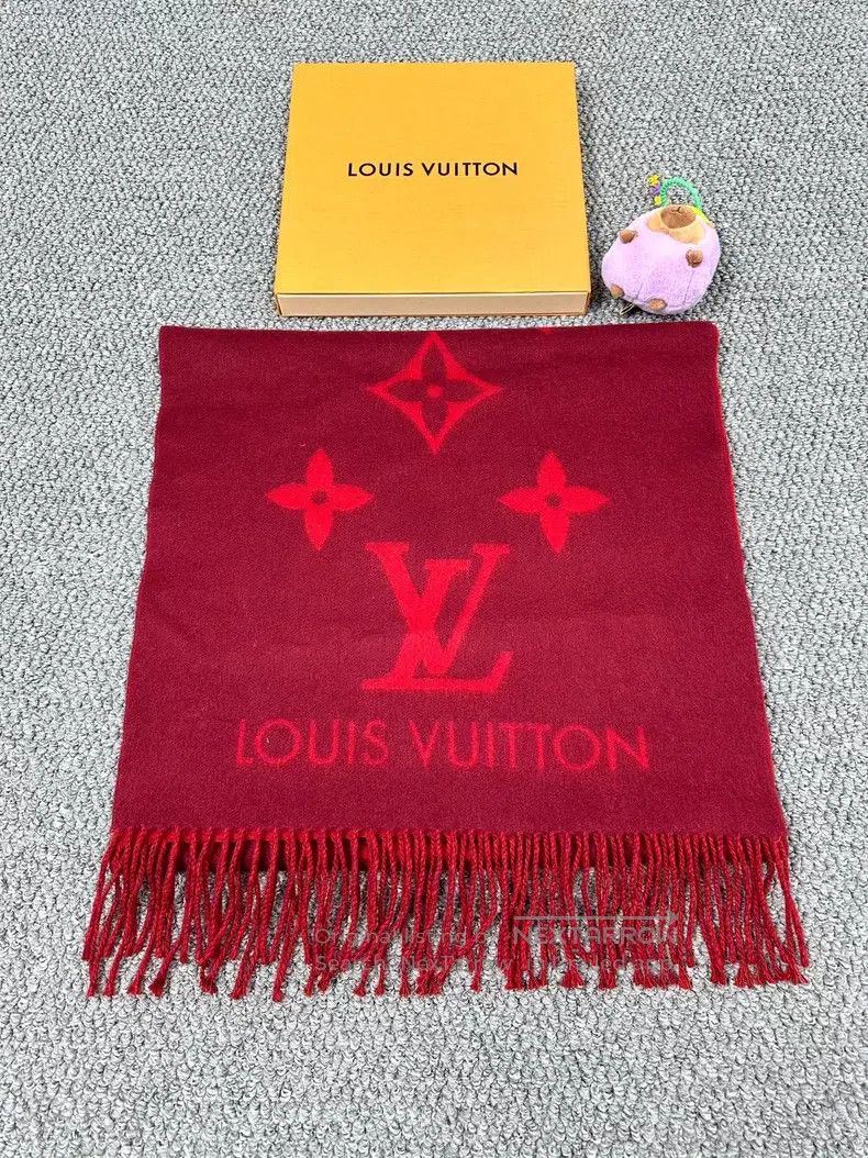 Louis Vuitton Louis Vuitton Red logo printed double face cashmere scarf Size ONE SIZE - 3 Thumbnail