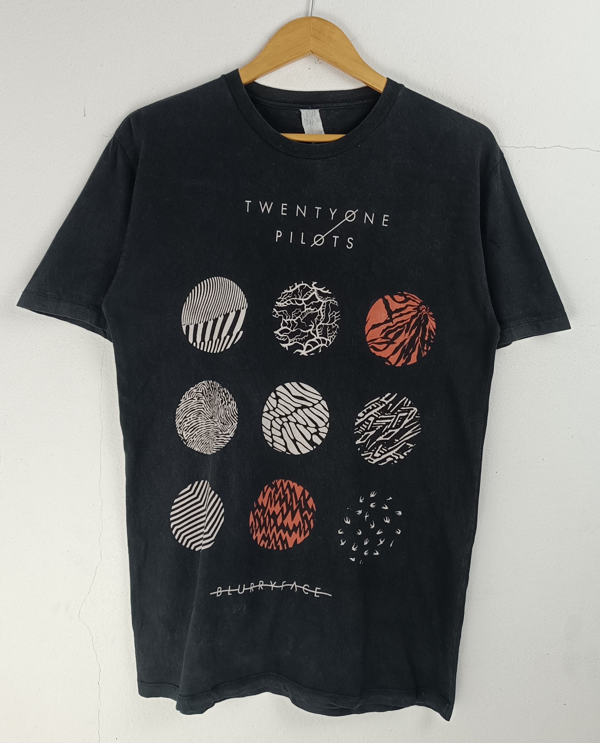 Band Tees VINTAGE FADED TWENTY ONE PILOT BLURRYFACE TEE imagine dragon Size US M / EU 48-50 / 2 - 3 Thumbnail