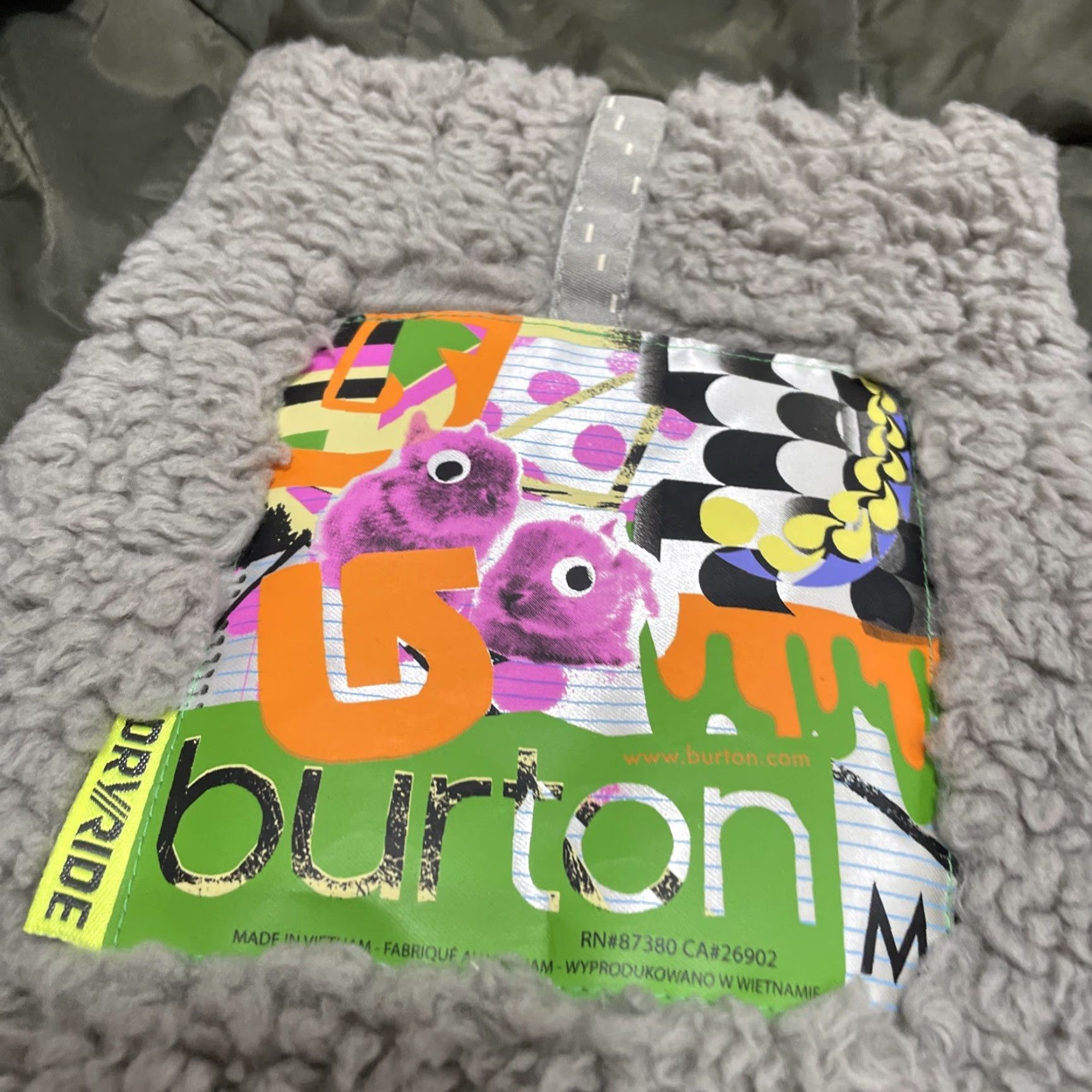 Burton VINTAGE Burton DryRide Snowboard Jacket Women M Vents Zip Gaiter Ski Snow Green Grunge Size M / US 6-8 / IT 42-44 - 4 Thumbnail
