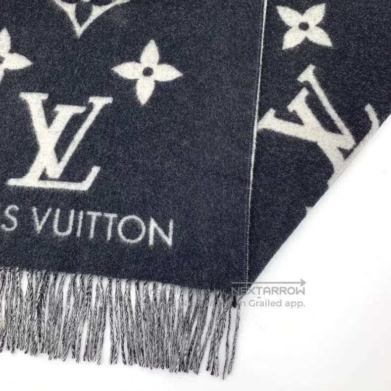 Louis Vuitton Louis Vuitton Black logo aged cashmere fringe scarf Size ONE SIZE - 6 Thumbnail