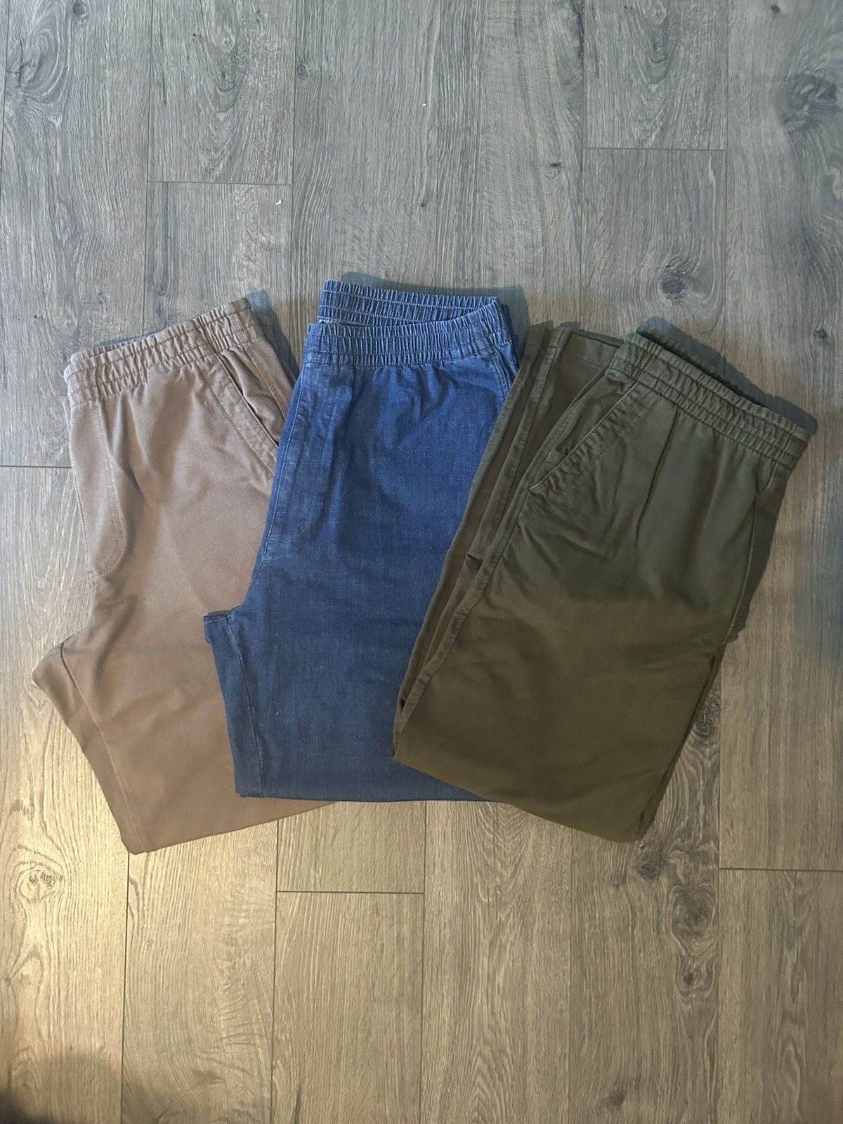 Uniqlo Uniqlo Easy Pants THREE PACK Size US 34 / EU 50 - 1 Thumbnail