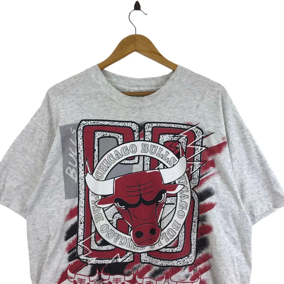 NBA Vtg 90’ CHICAGO BULLS NBA Michael Jordan Era Tee Shirt Size US L / EU 52-54 / 3 - 2 Thumbnail