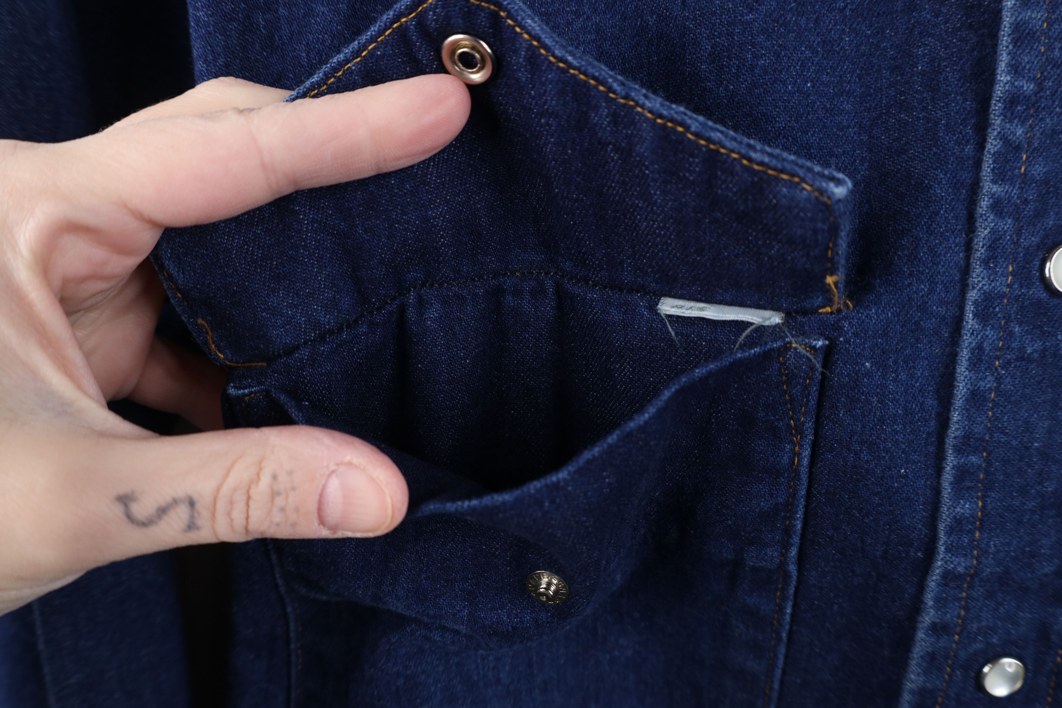 Carhartt Vintage 90s Carhartt Pearl Snap Button Denim Shirt Blue USA Size US M / EU 48-50 / 2 - 7 Thumbnail
