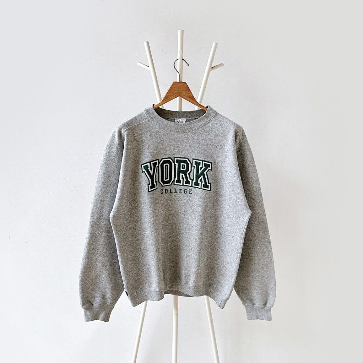 Vintage 90s York College crewneck sweatshirt/ M Size US M / EU 48-50 / 2 - 1 Thumbnail