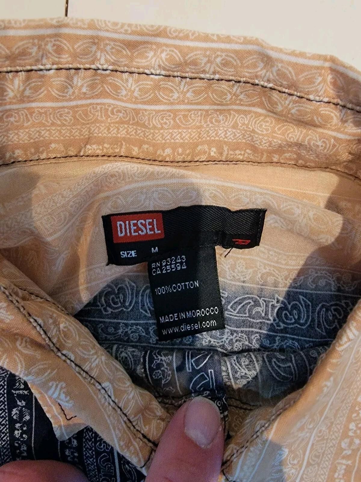 Diesel Diesel Ombre Color Pattern Button Up Shirt Size $168 MEDIUM Size US M / EU 48-50 / 2 - 3 Thumbnail