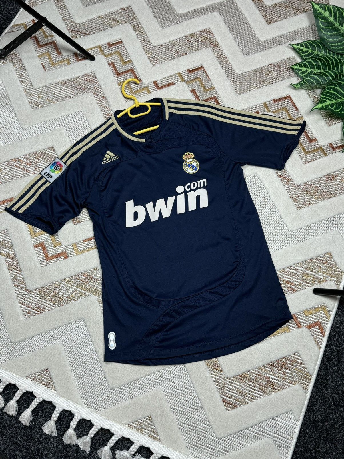 Adidas × Vintage Adidas Real Madrid 2007 Raul Away Saturdays Soccer jersey Size US S / EU 44-46 / 1 - 19 Thumbnail