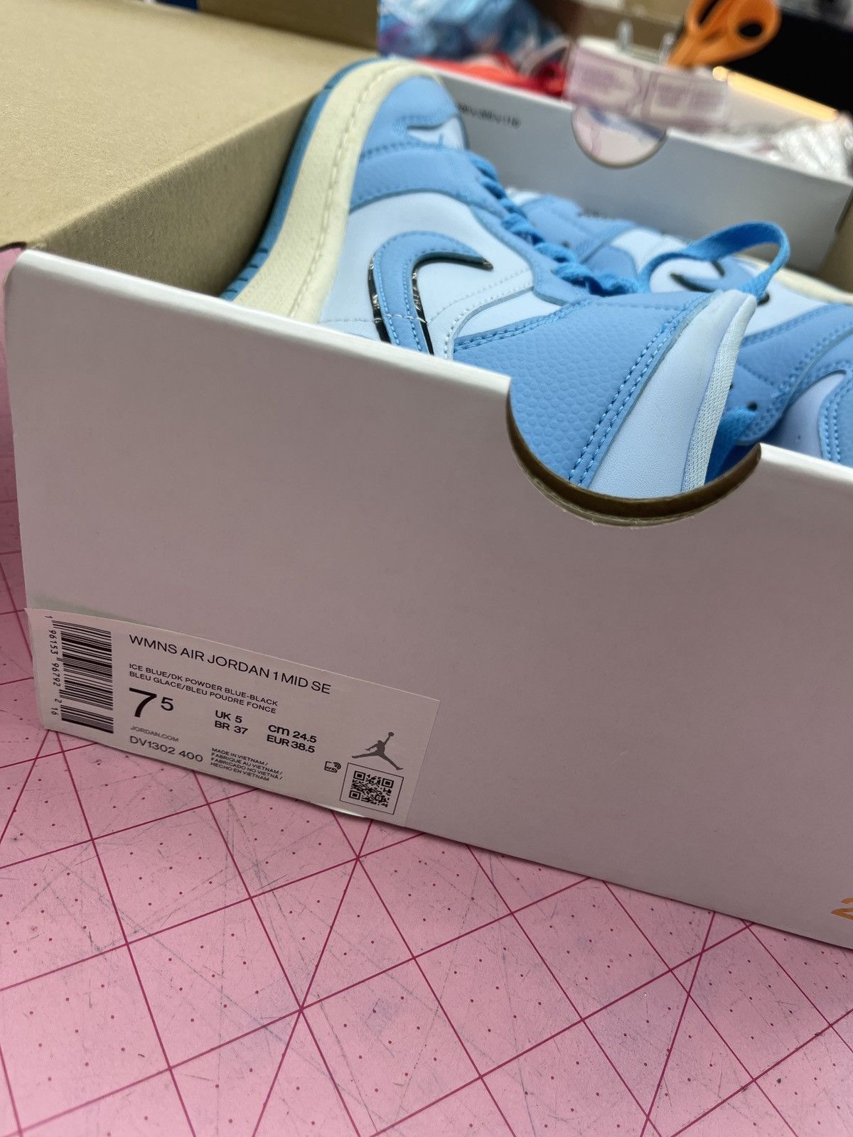Jordan Brand × Nike Women’s Nike Air Jordan 1 Mid 7.5 Ice Blue Powder Blue Size US 7.5 / IT 37.5 - 8 Thumbnail