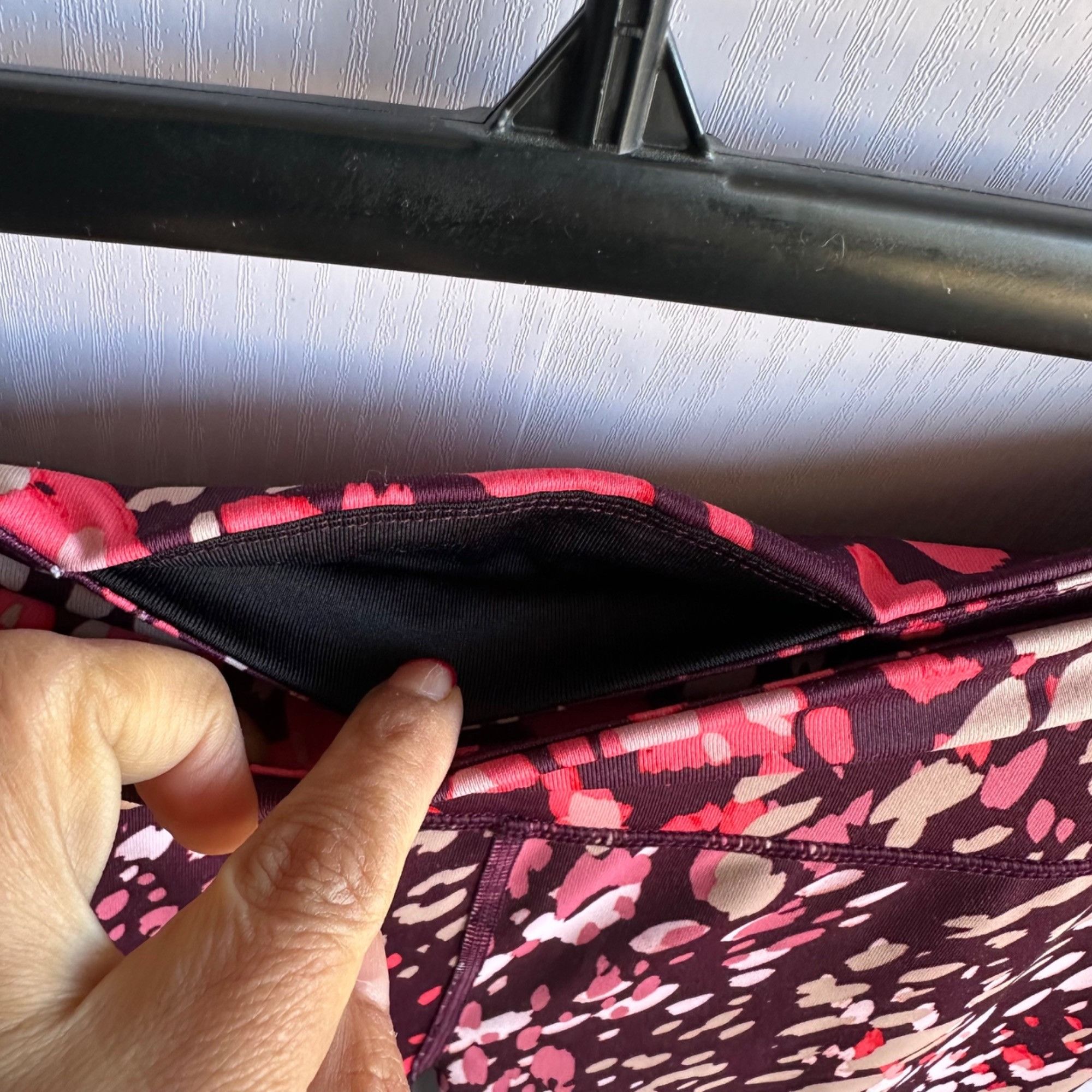 Fila ⭐FILA SPORT Womens Animal Print 7/8 Length High Rise Fashion Size 25" / US 0 / IT 36 - 5 Thumbnail