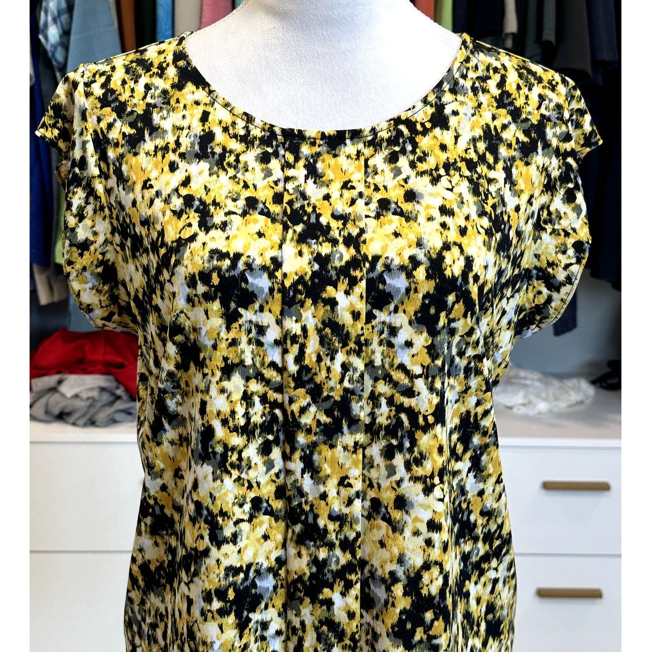 Other Tahari Women's Abstract Yellow Black Floral Cap Sleeve M Size M / US 6-8 / IT 42-44 - 2 Thumbnail