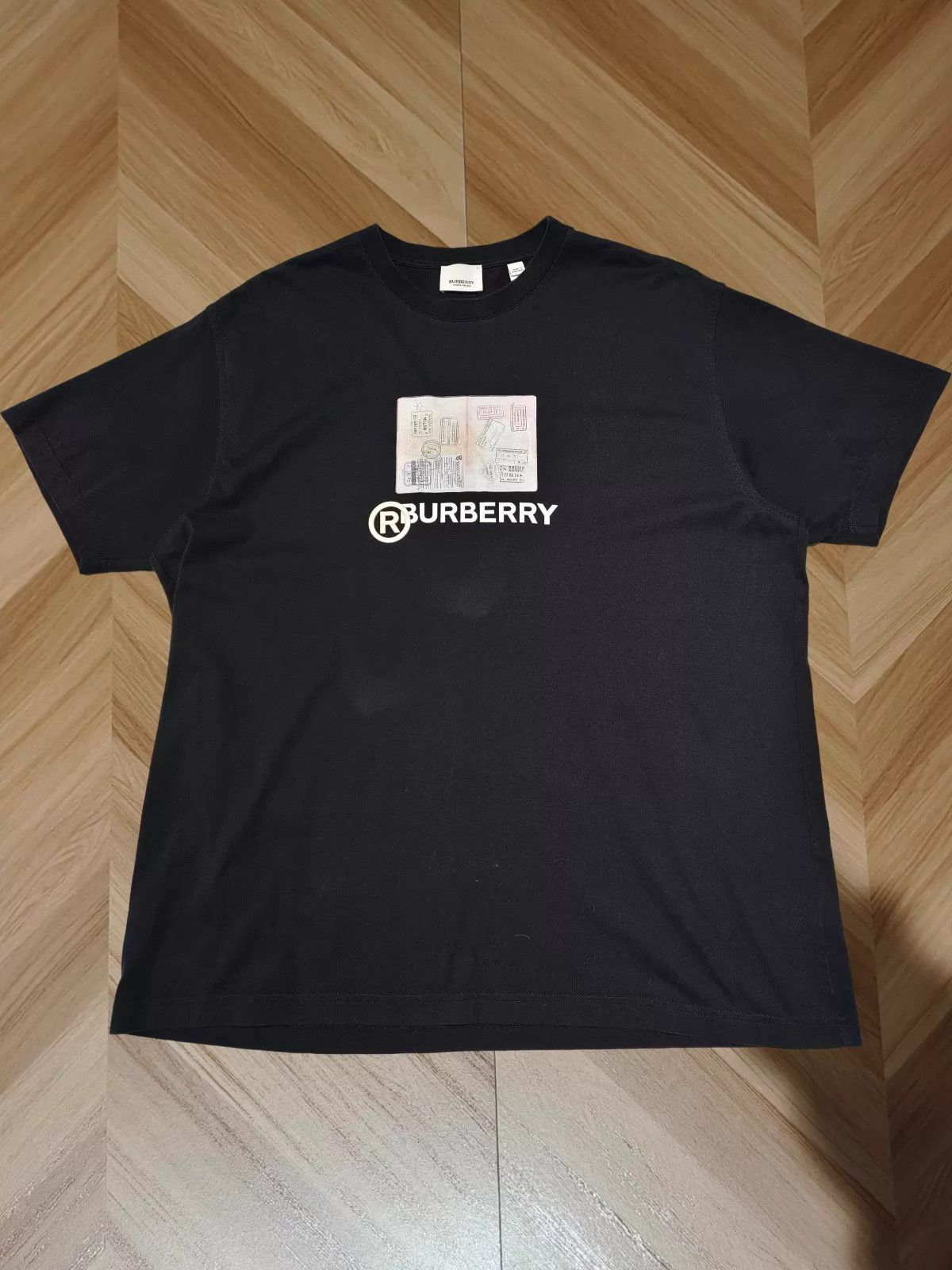 Burberry Burberry White Logo Black SS T-Shirt S 99New Size US S / EU 44-46 / 1 - 1 Thumbnail
