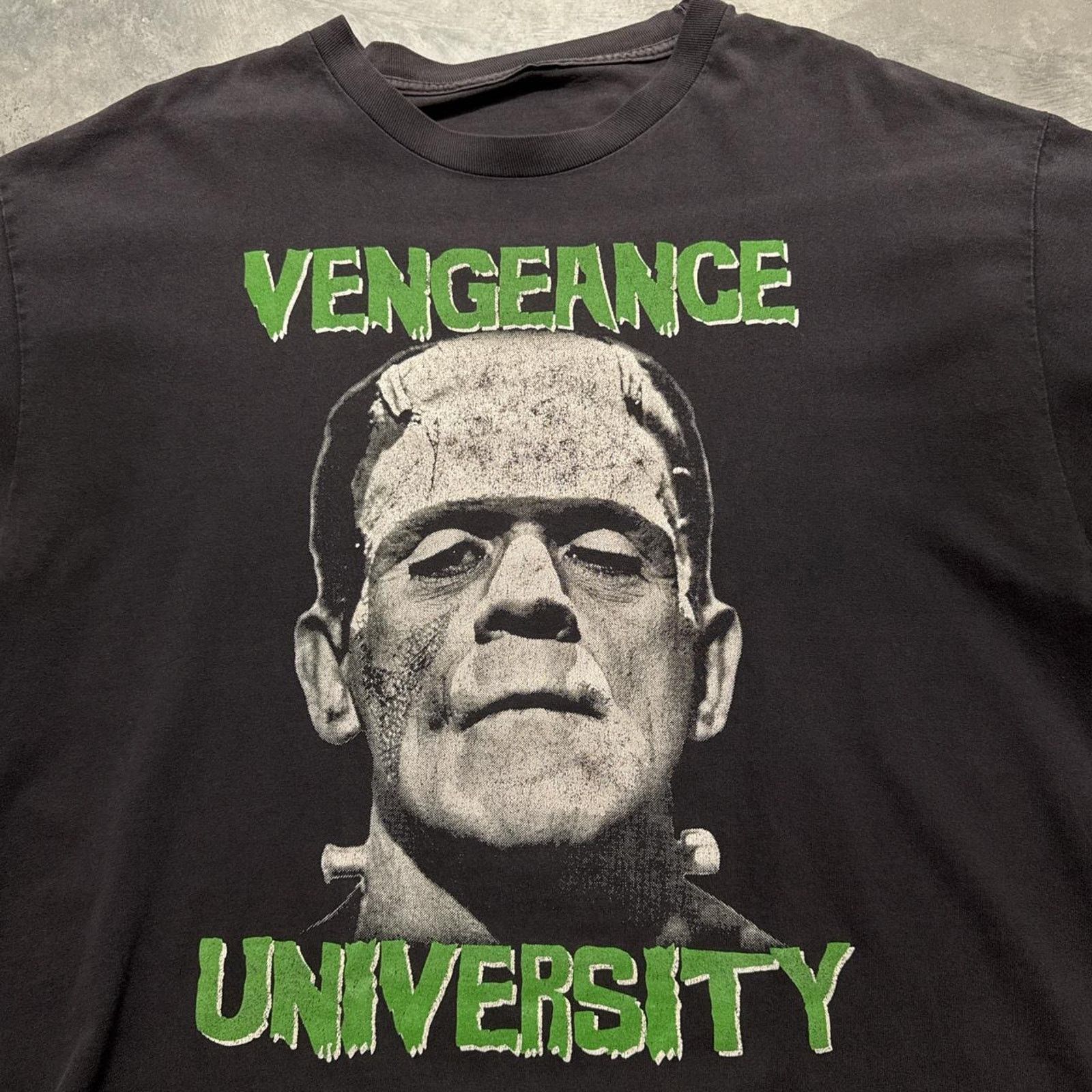 Vintage Frankenstein Vengeance University Vintage 90s T-Shirt Size US XXL / EU 58 / 5 - 2 Thumbnail
