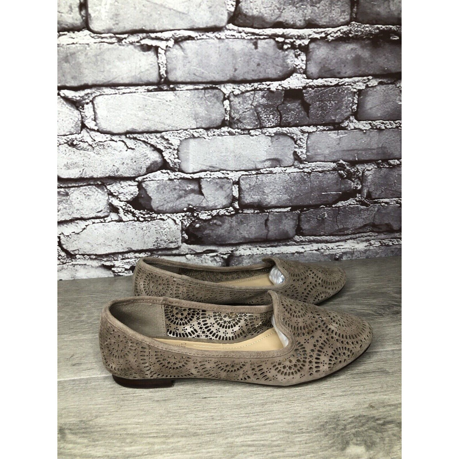 Vince Camuto Vince Camuto Lancaster Taupe Suede Perforated Flats Women’s Size US 6.5 / IT 36.5 - 11 Thumbnail
