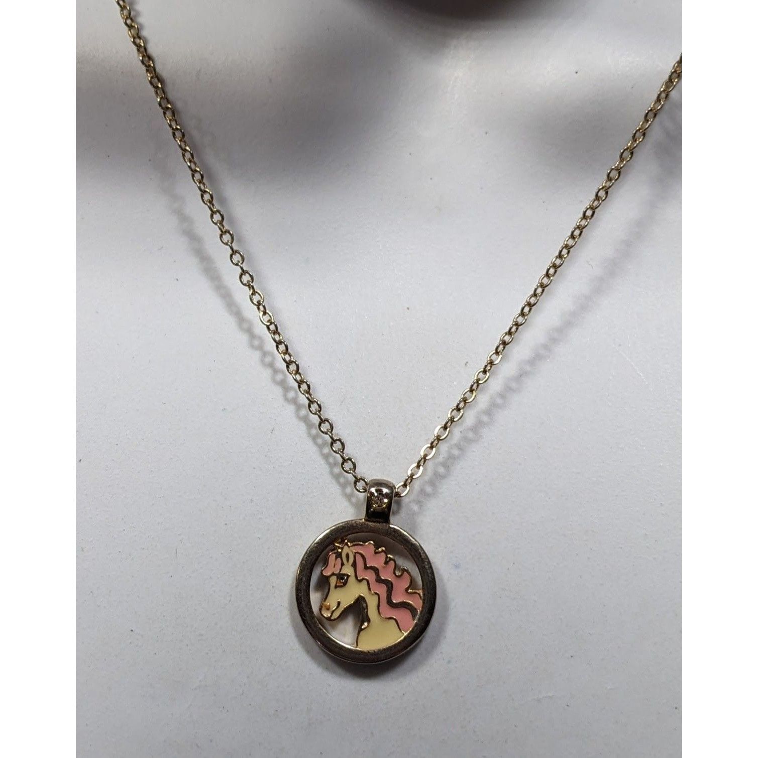 Other Vintage Pink And White Unicorn Pendant Necklace With Gold To Size ONE SIZE - 4 Thumbnail
