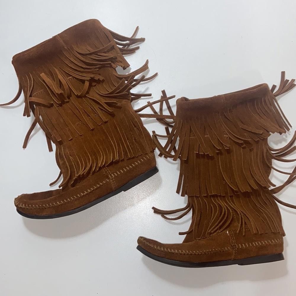 Minnetonka Minnetonka l 3 Layer Fringe Boots Size 6 Size US 6 / IT 36 - 3 Thumbnail