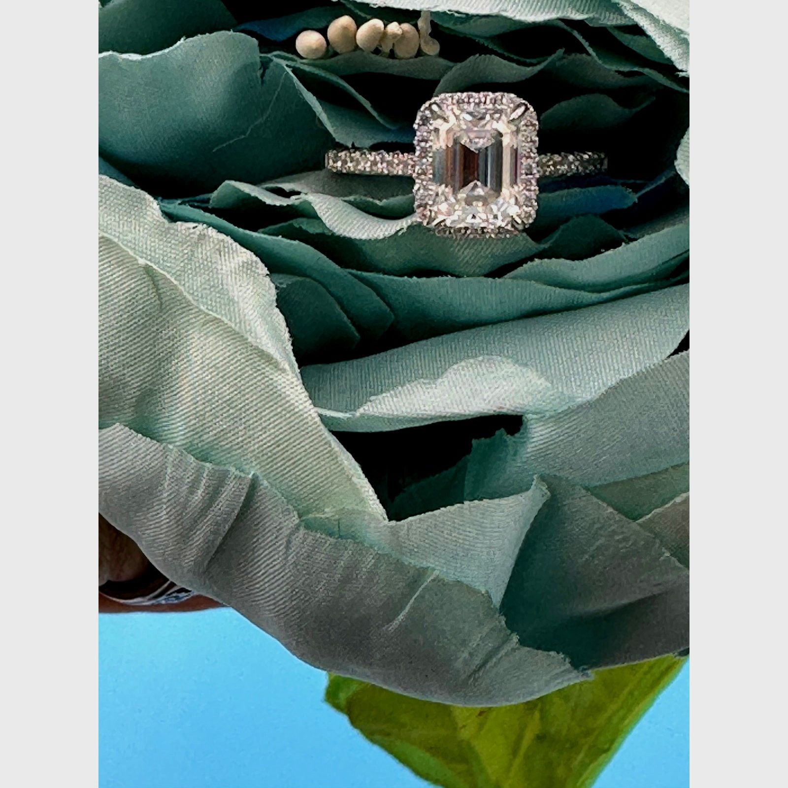 Other 2 carat Moissanite Triangular Cut Ring Moissanite Accent 7 Size ONE SIZE - 15 Thumbnail
