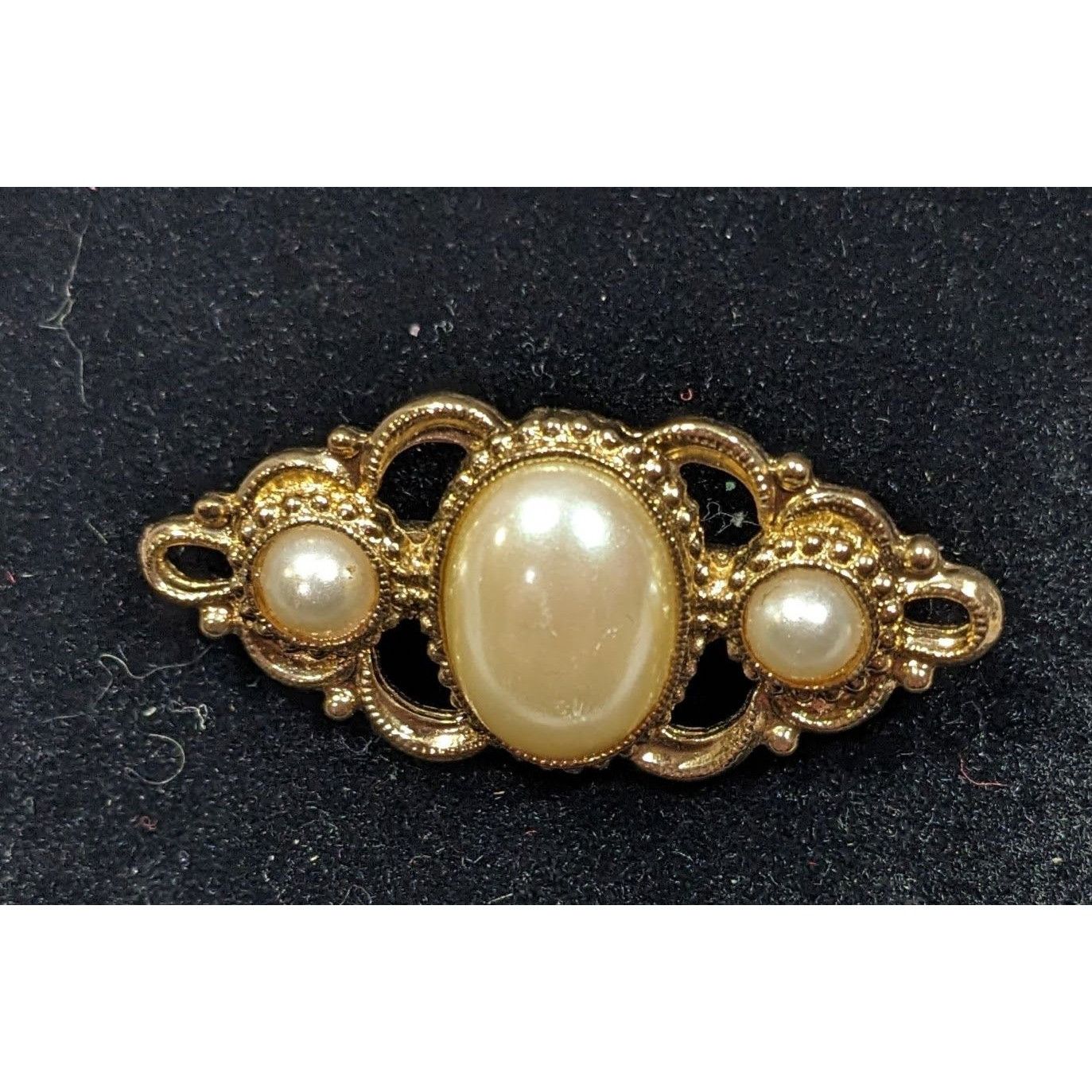 Other Vintage Baroque Style Gold Tone Faux Pearl Brooch Size ONE SIZE - 4 Thumbnail