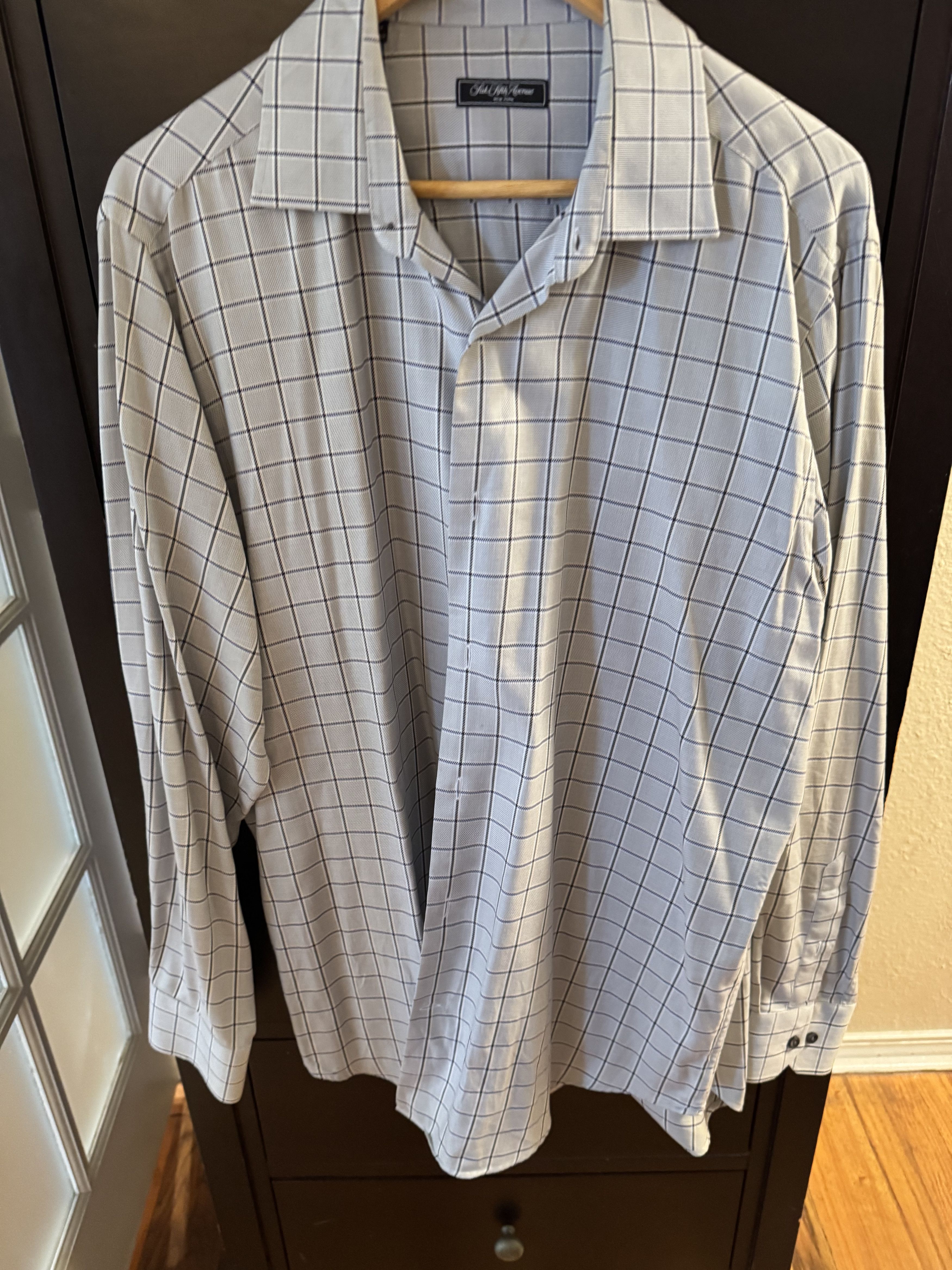 Saks Fifth Avenue Saks Fifth Ave Dress Shirt. US L. Gently Used Size US L / EU 52-54 / 3 - 2 Thumbnail