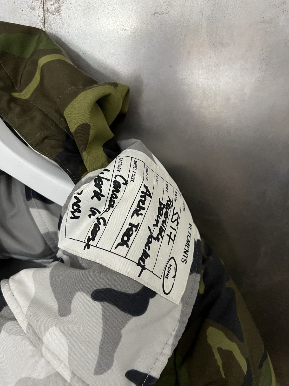 Canada Goose × Vetements Canada Goose x Vetements SS17 Aaliyah Camo Jacket Size US XL / EU 56 / 4 - 5 Thumbnail