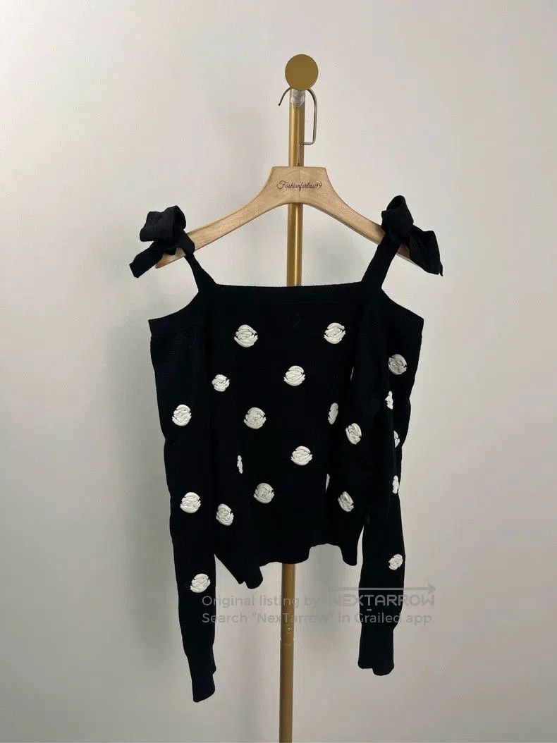 Chanel Chanel Black Floral Long Sleeve Knit Top. Size US S / EU 44-46 / 1 - 1 Thumbnail