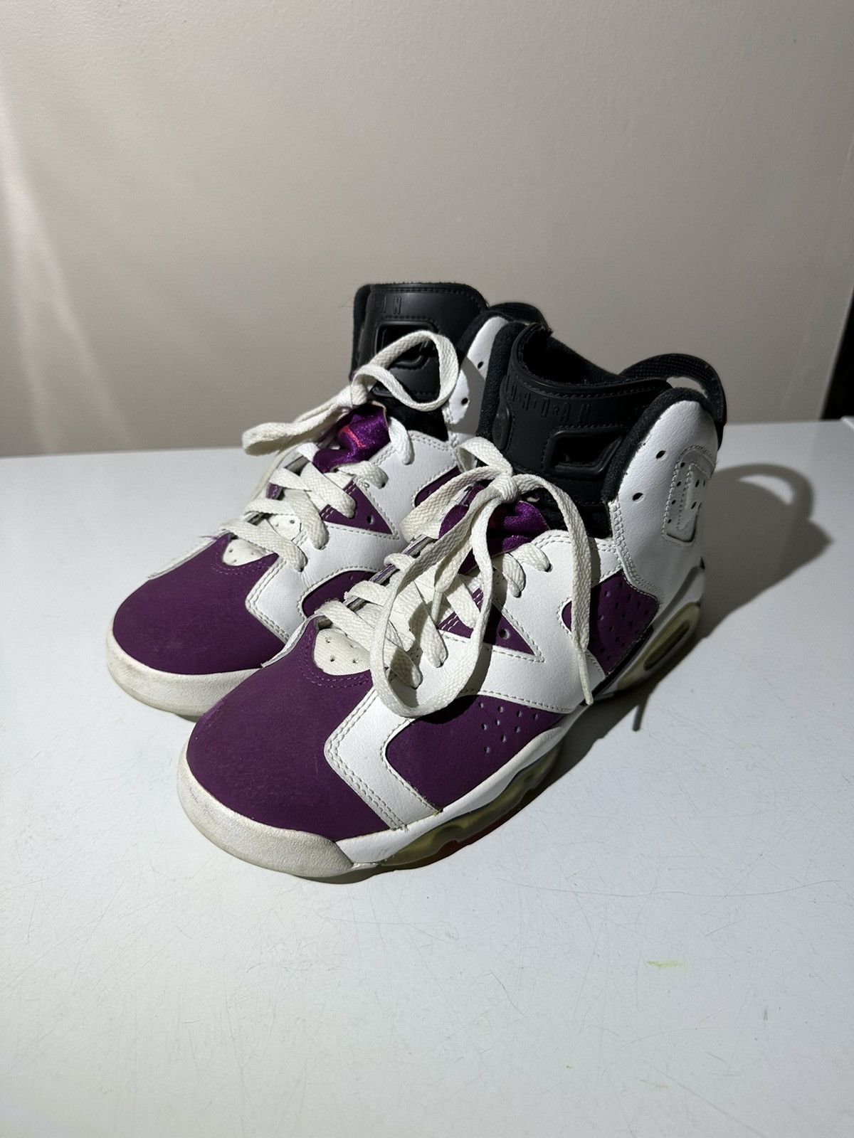 Jordan Brand Jordan 6 Retro Grape (GS) Size US 7 / EU 40 - 2 Thumbnail