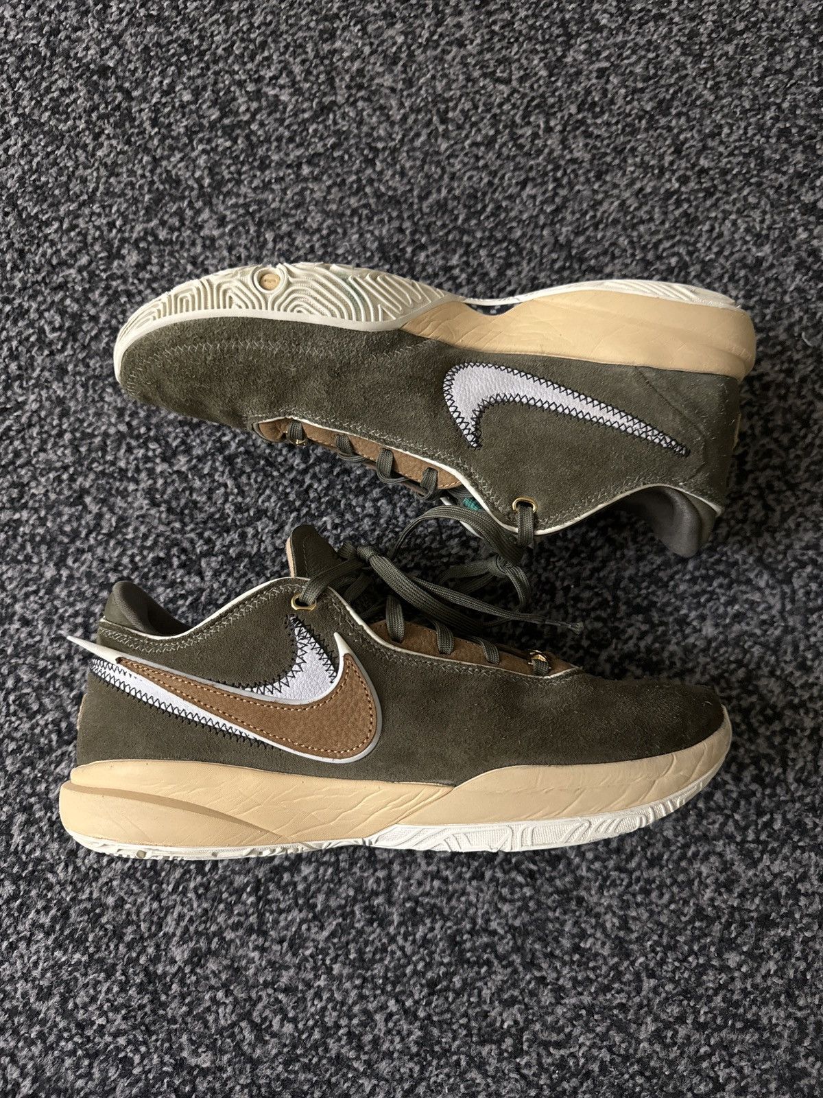 Nike Lebron 20 XX - Olive Green Size US 9.5 / EU 42-43 - 1 Thumbnail